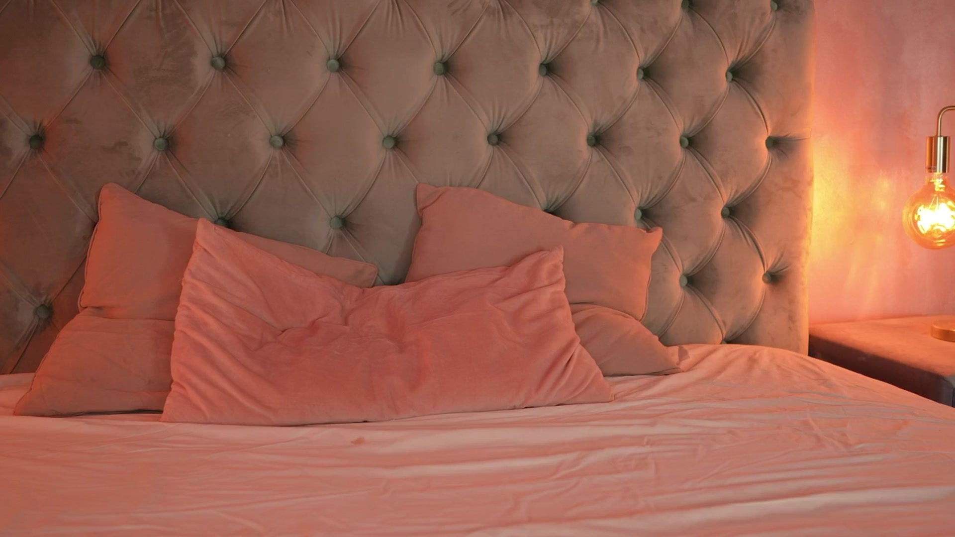 Gallery image thumbnail from NatalieShaw's myfreecams stream on, 10/17/2025, 24:12 image 9 of 20