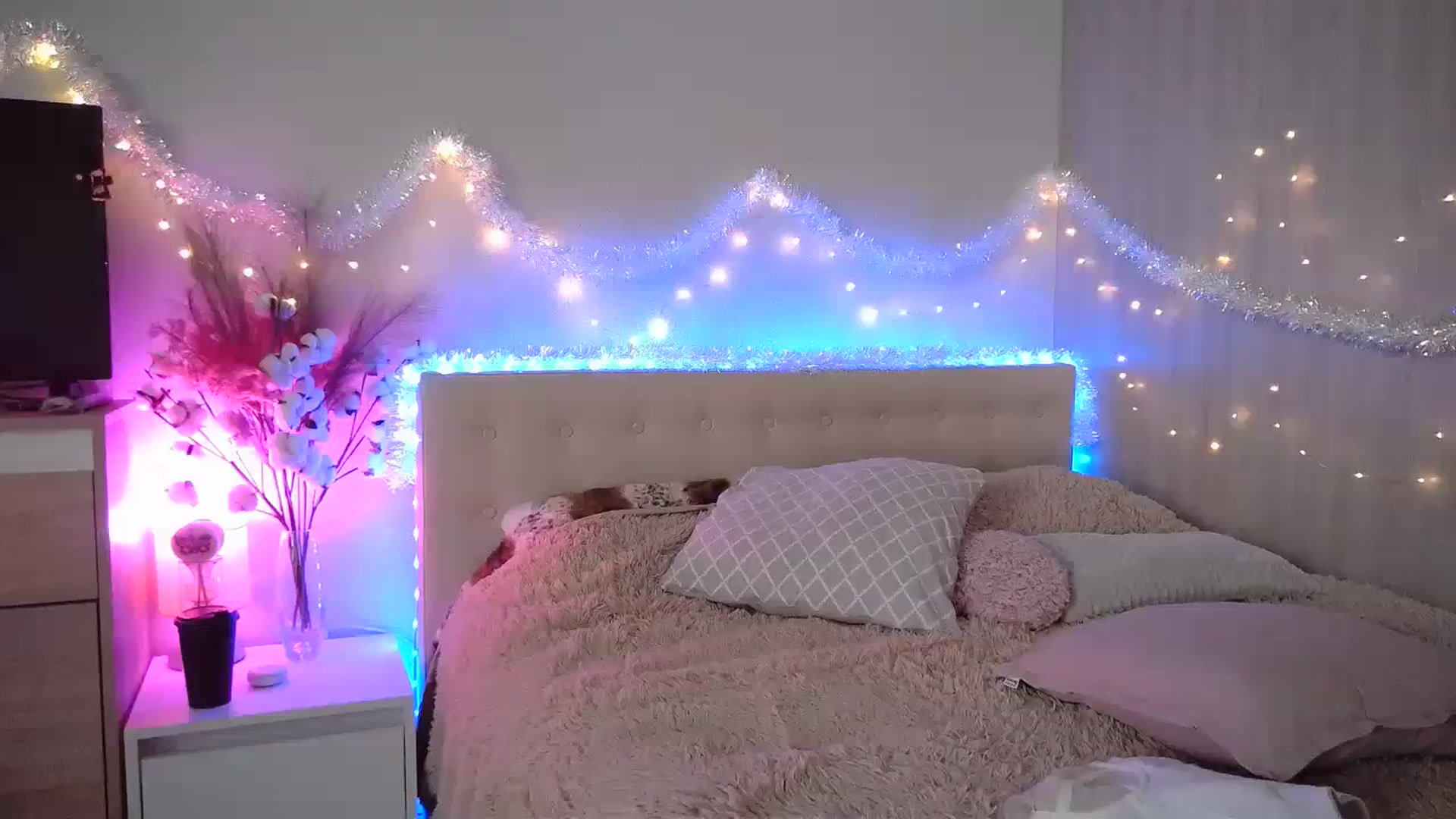 Gallery image thumbnail from Natalie_Jin's myfreecams stream on, 12/05/2023, 12:32 image 12 of 20
