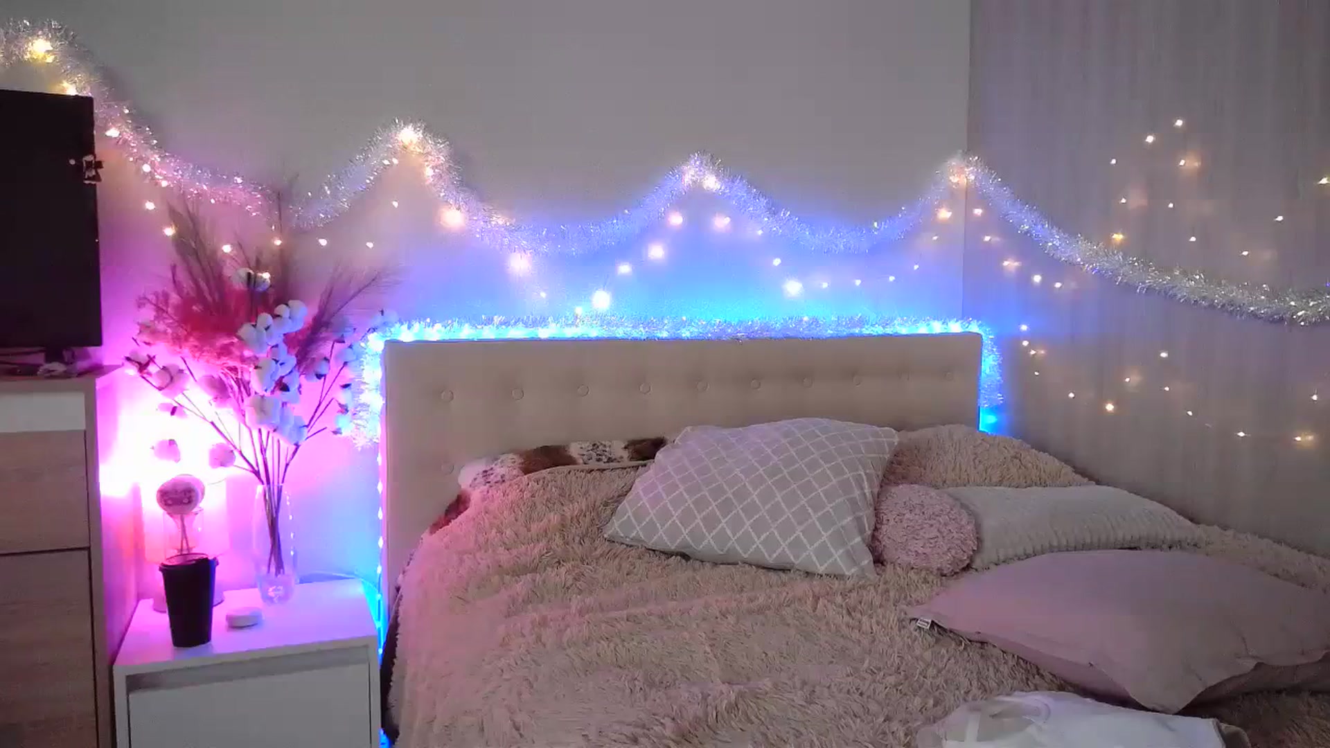 Gallery image thumbnail from Natalie_Jin's myfreecams stream on, 12/05/2023, 12:32 image 13 of 20