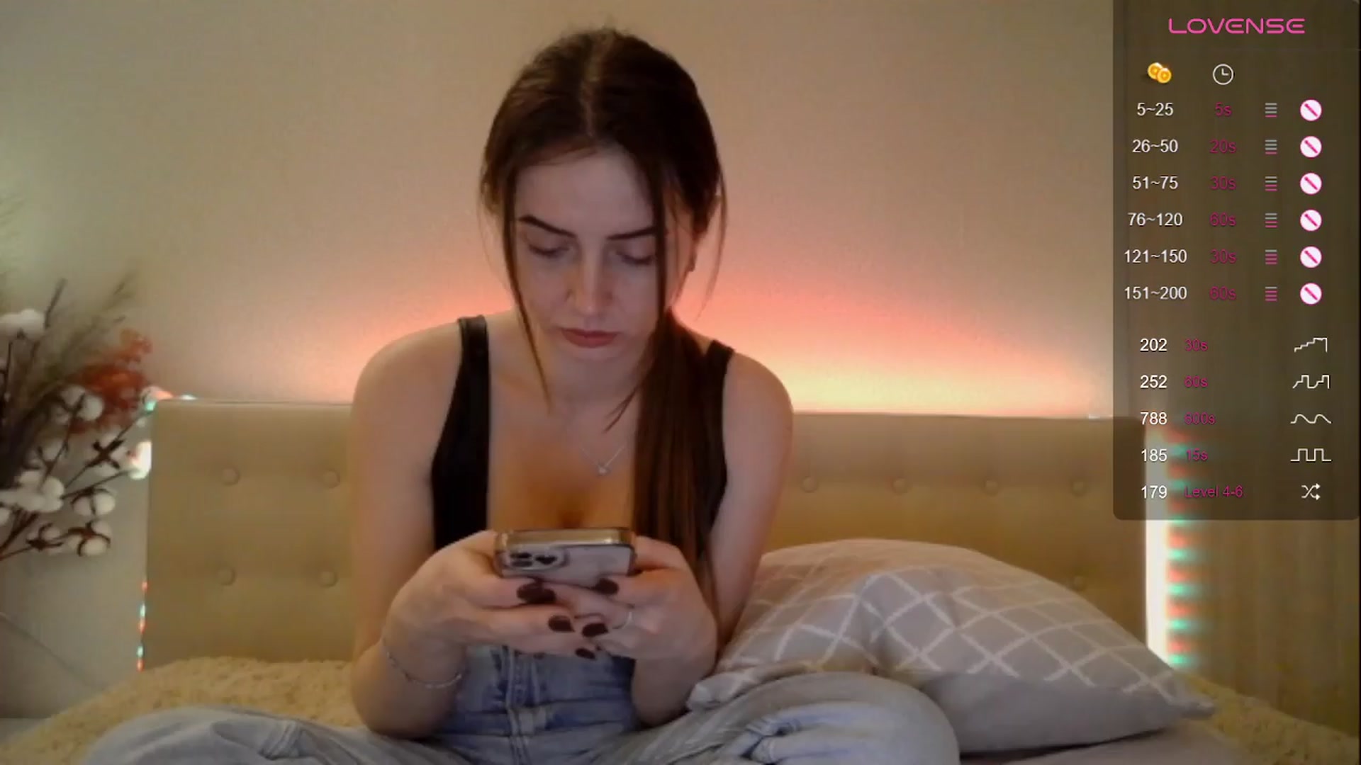 Gallery image thumbnail from Natalie_Jin's myfreecams stream on, 03/27/2024, 22:22 image 15 of 20