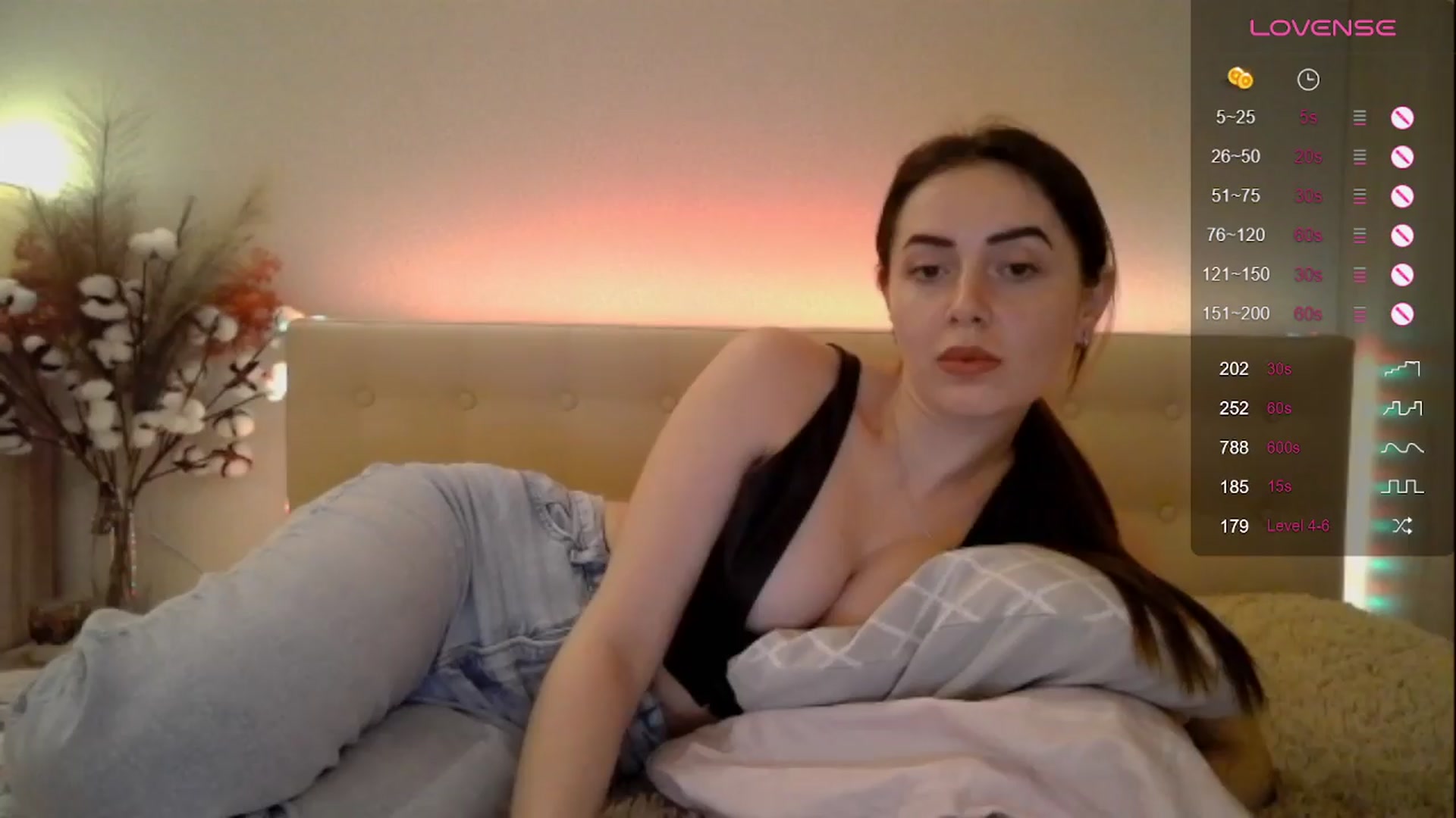 Gallery image thumbnail from Natalie_Jin's myfreecams stream on, 03/27/2024, 22:22 image 4 of 20