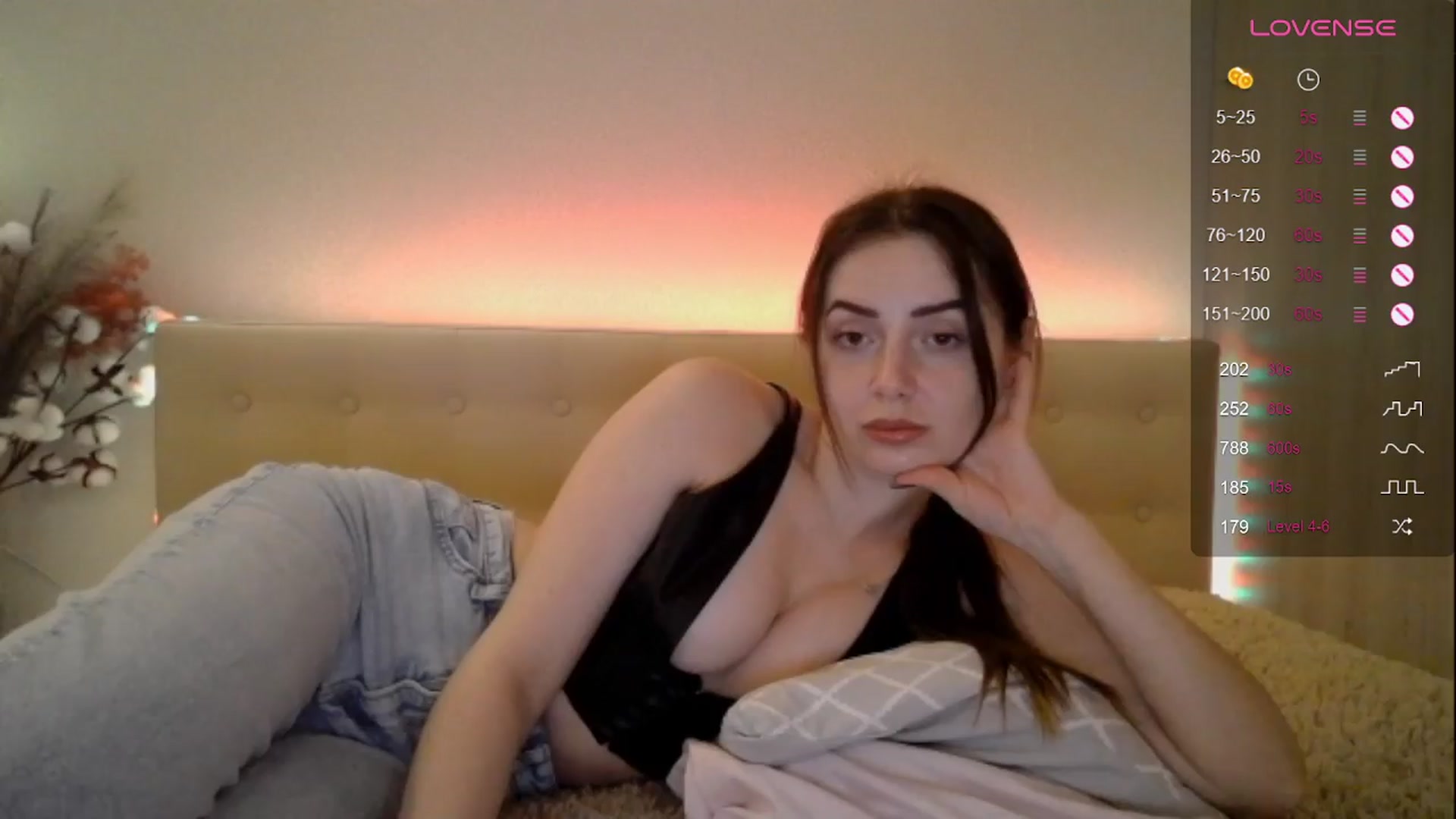 Gallery image thumbnail from Natalie_Jin's myfreecams stream on, 03/27/2024, 22:22 image 11 of 20