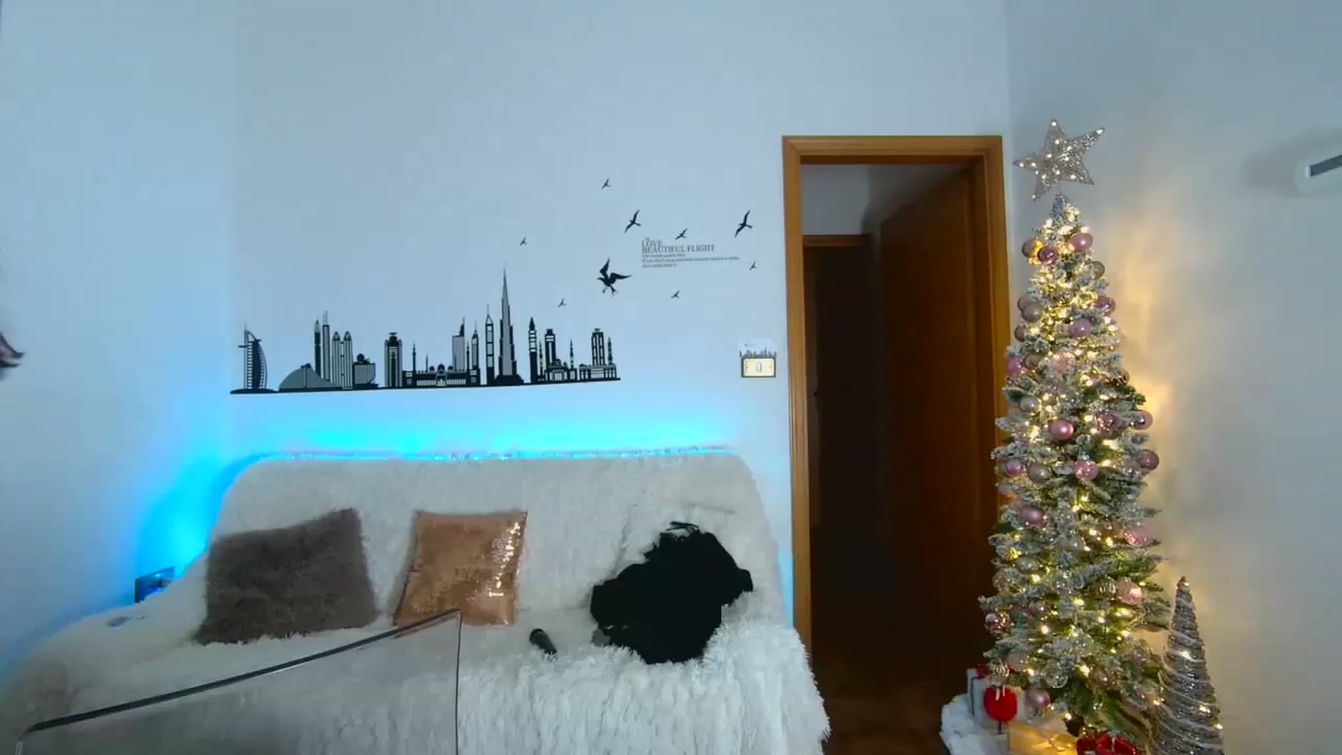 Gallery image thumbnail from Natalieass's myfreecams stream on, 12/25/2022, 15:28 image 20 of 20