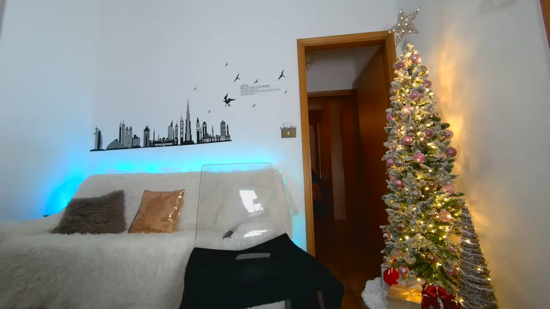 Gallery image thumbnail from Natalieass's myfreecams stream on, 12/25/2022, 19:55 image 9 of 20
