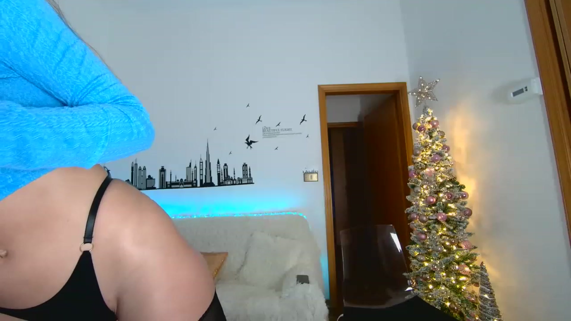 Gallery image thumbnail from Natalieass's myfreecams stream on, 12/26/2022, 15:59 image 7 of 20