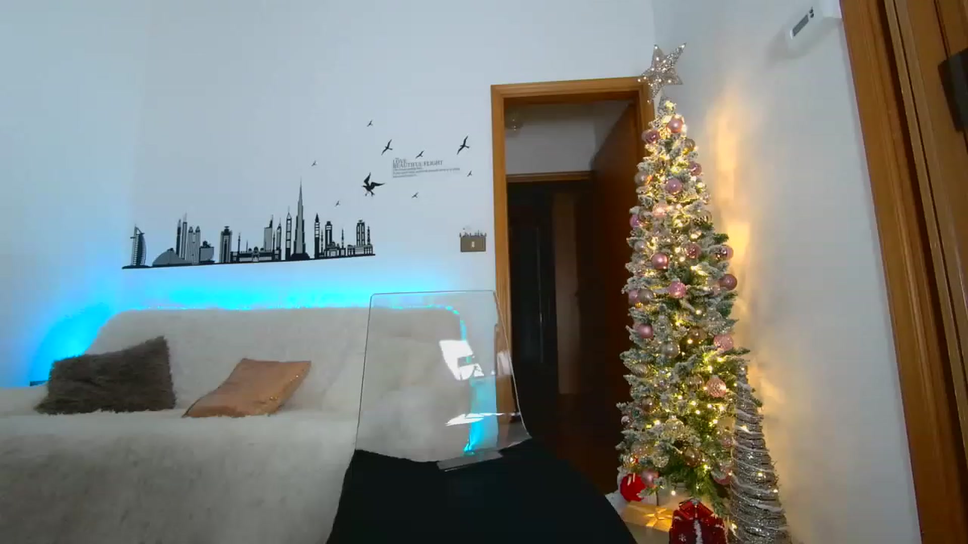Gallery image thumbnail from Natalieass's myfreecams stream on, 12/26/2022, 15:59 image 18 of 20