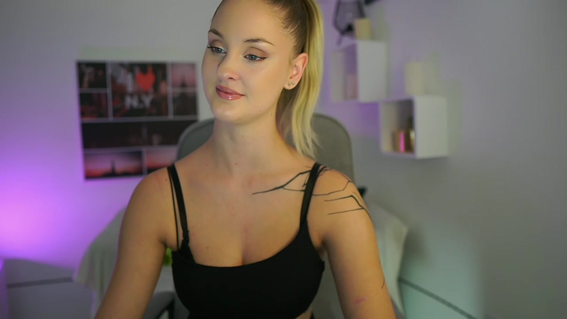 Gallery image thumbnail from NatalliaStarr's myfreecams stream on, 11/22/2023, 20:39 image 5 of 20