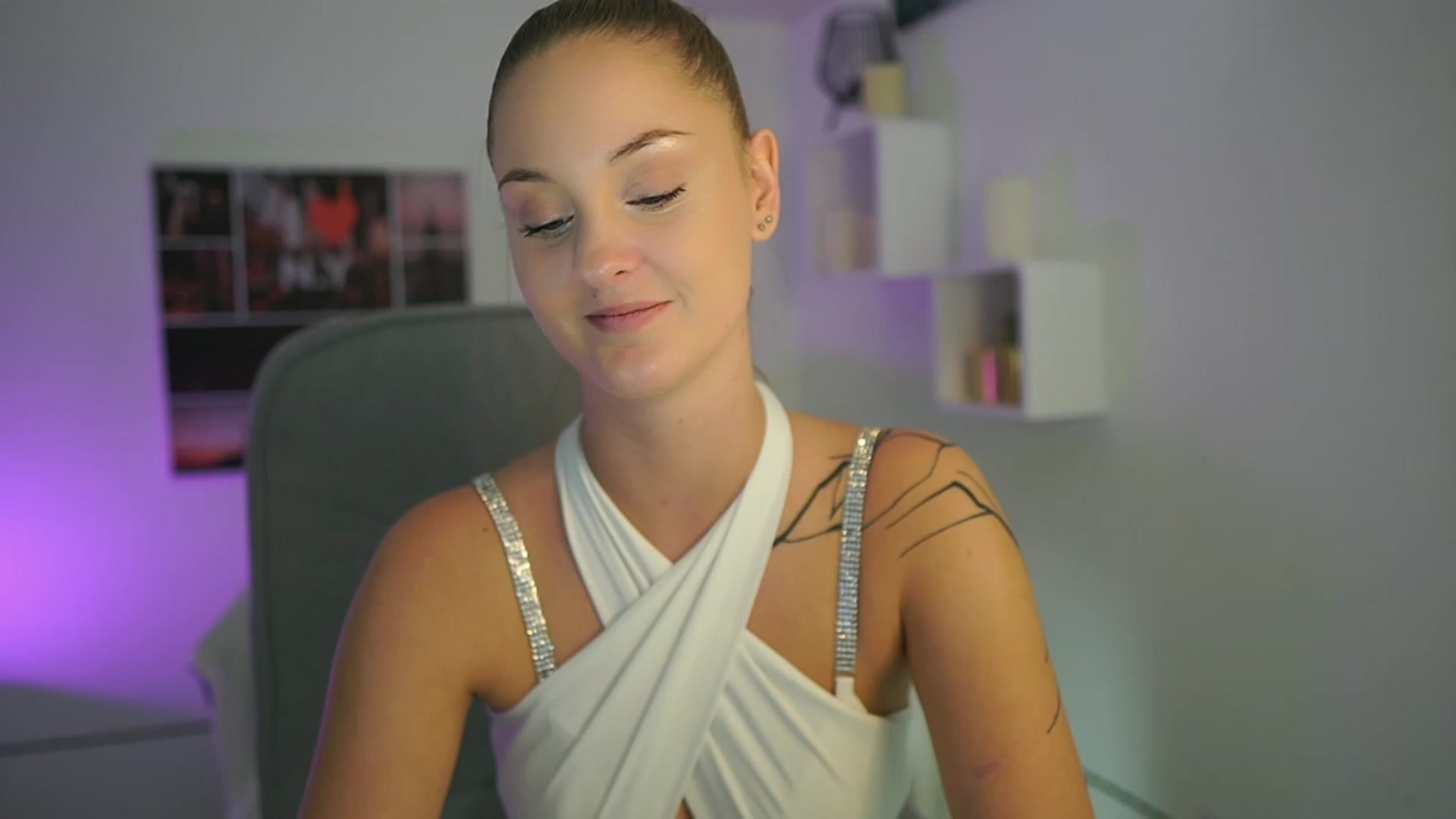 Gallery image thumbnail from NatalliaStarr's myfreecams stream on, 11/24/2023, 17:22 image 3 of 20