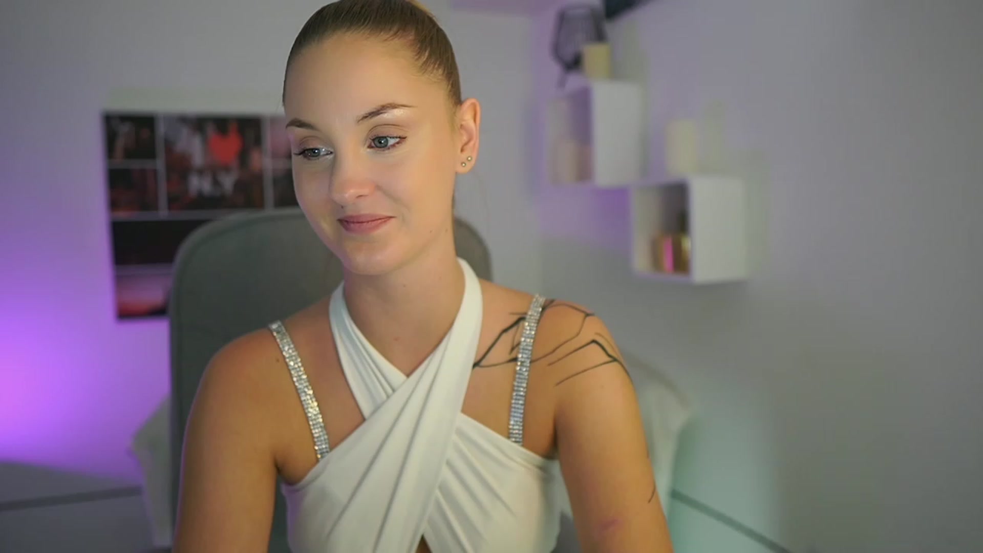 Gallery image thumbnail from NatalliaStarr's myfreecams stream on, 11/24/2023, 17:38 image 1 of 20
