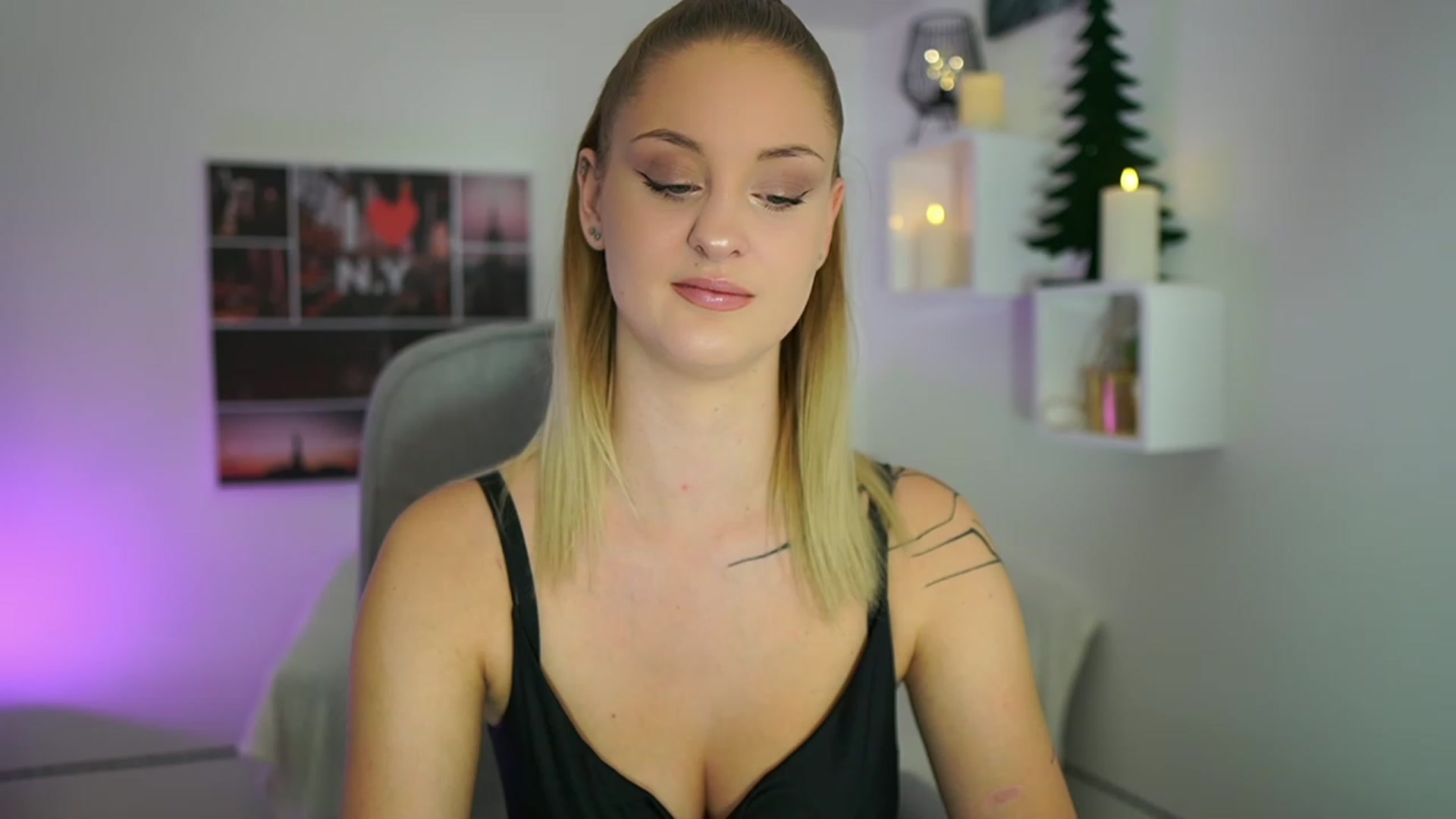 Gallery image thumbnail from NatalliaStarr's myfreecams stream on, 11/29/2023, 20:15 image 6 of 20