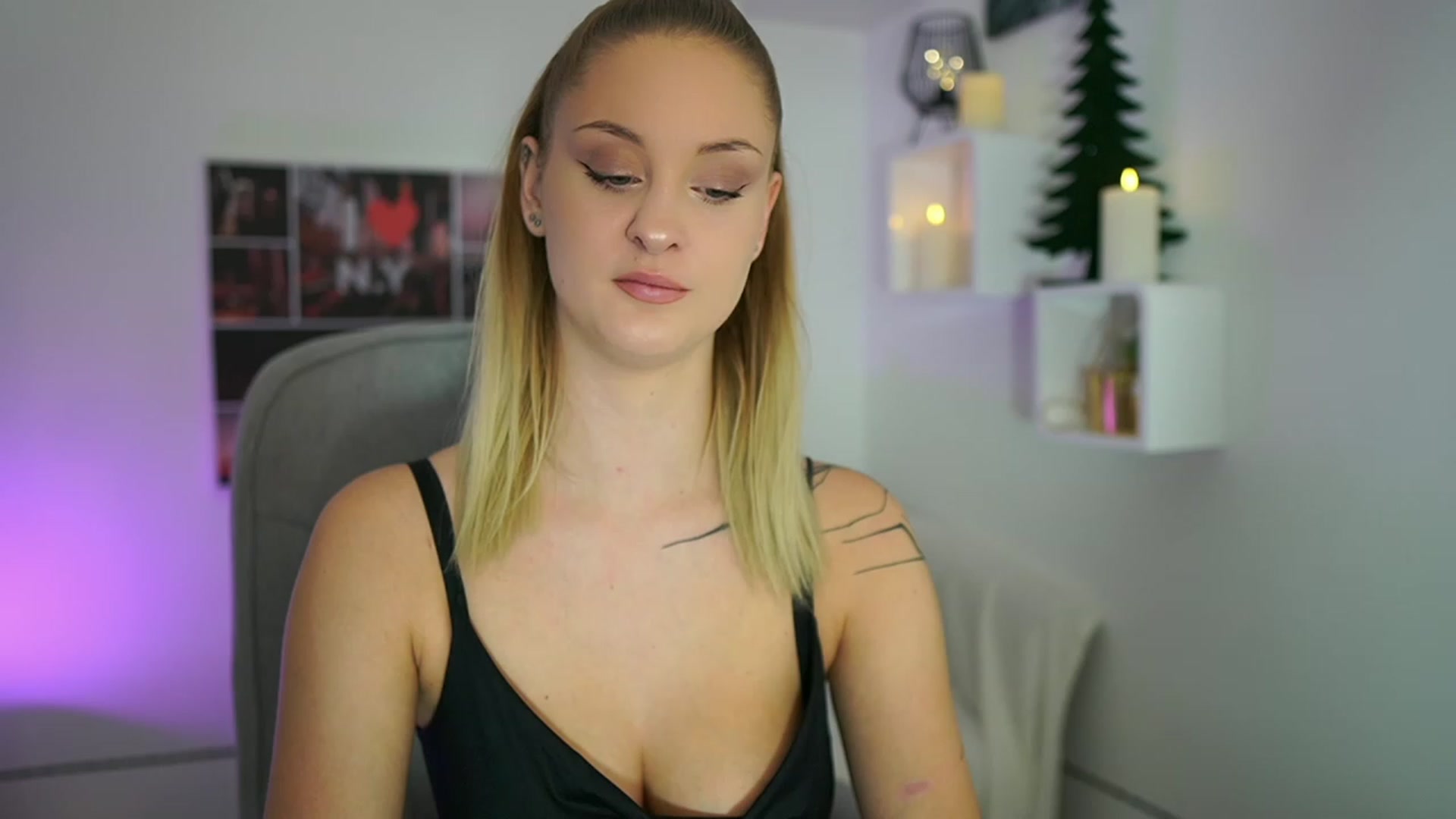 Gallery image thumbnail from NatalliaStarr's myfreecams stream on, 11/29/2023, 20:15 image 17 of 20
