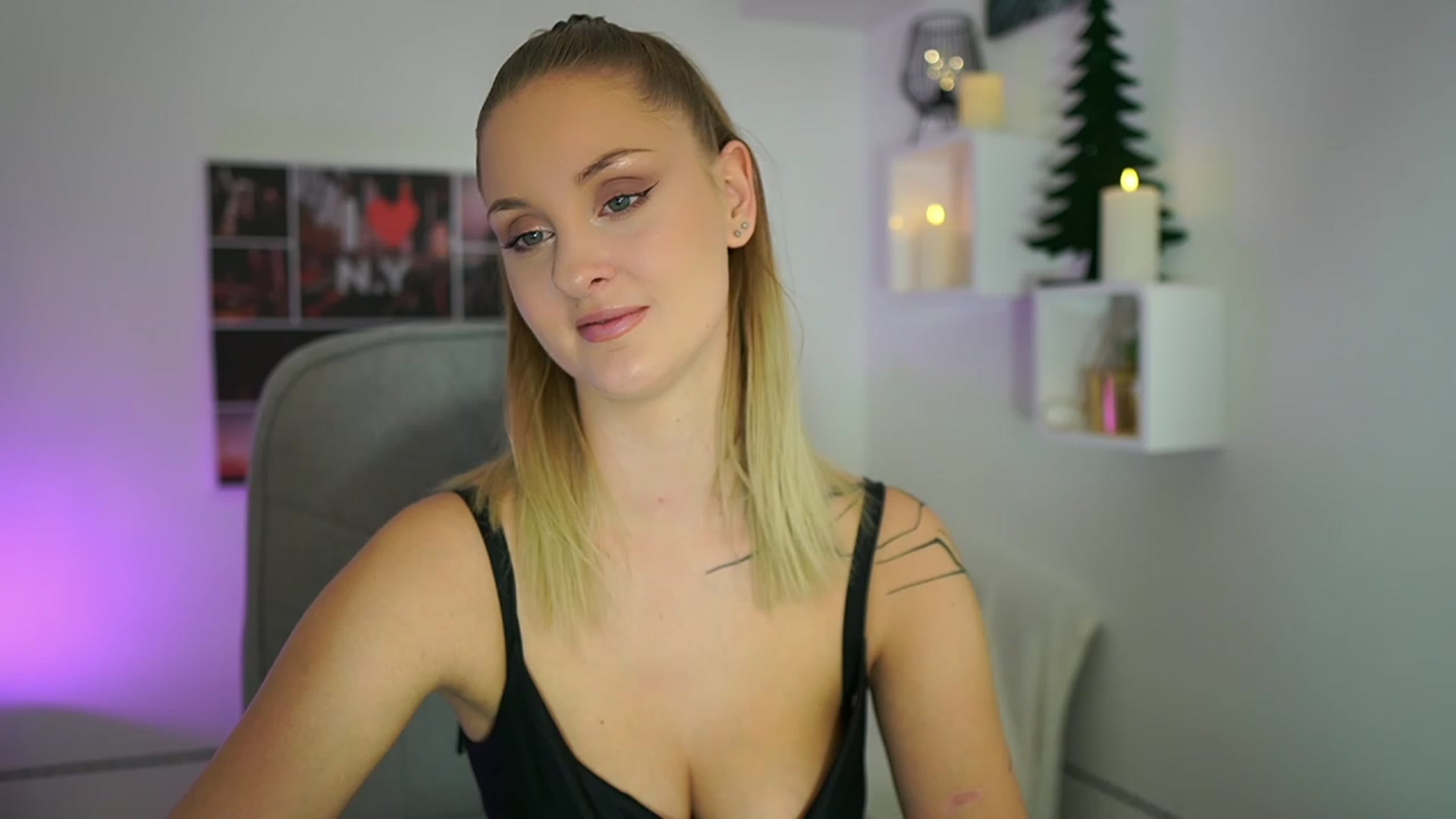 Gallery image thumbnail from NatalliaStarr's myfreecams stream on, 11/29/2023, 20:49 image 18 of 20