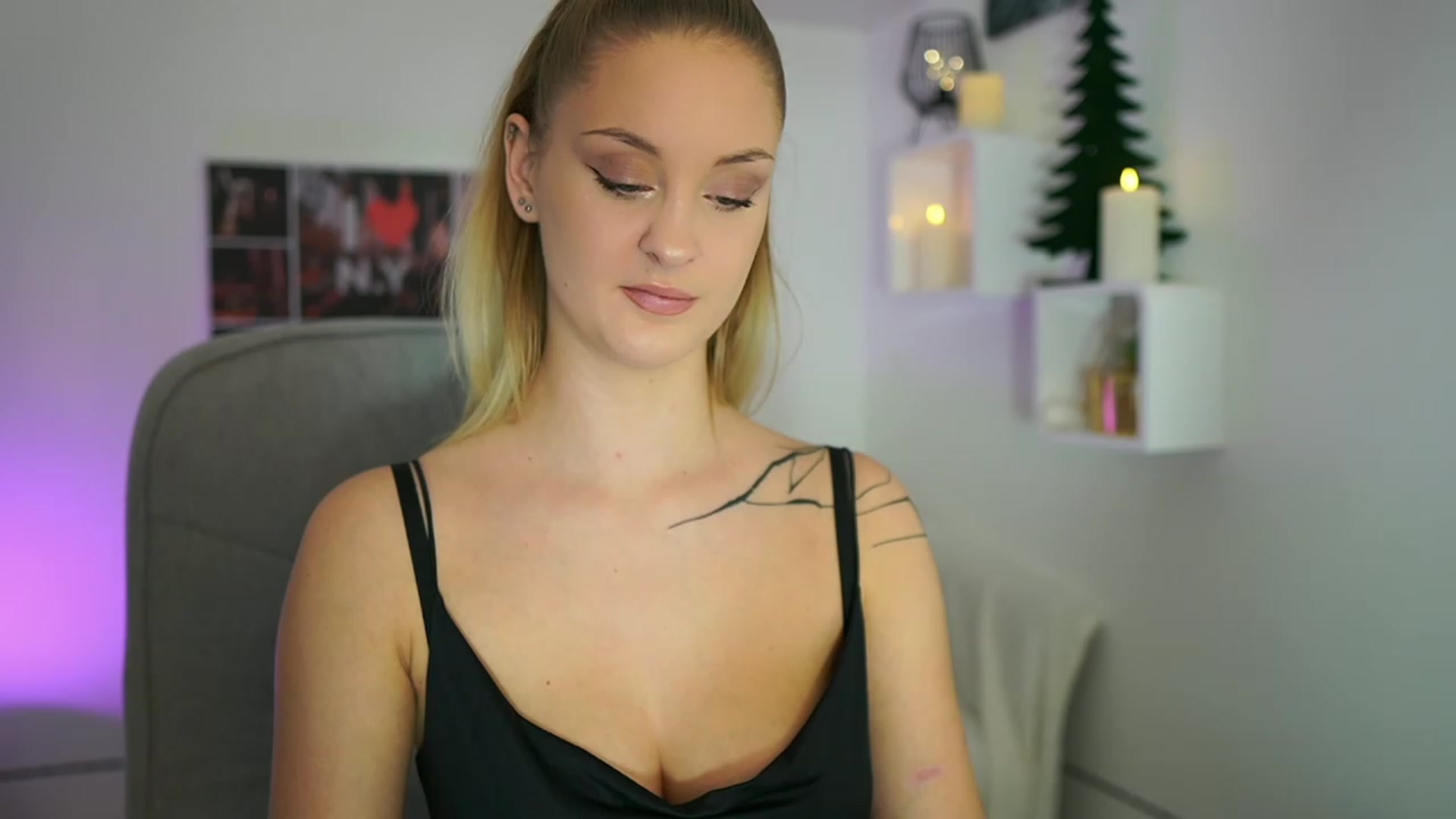 Gallery image thumbnail from NatalliaStarr's myfreecams stream on, 11/29/2023, 20:49 image 12 of 20