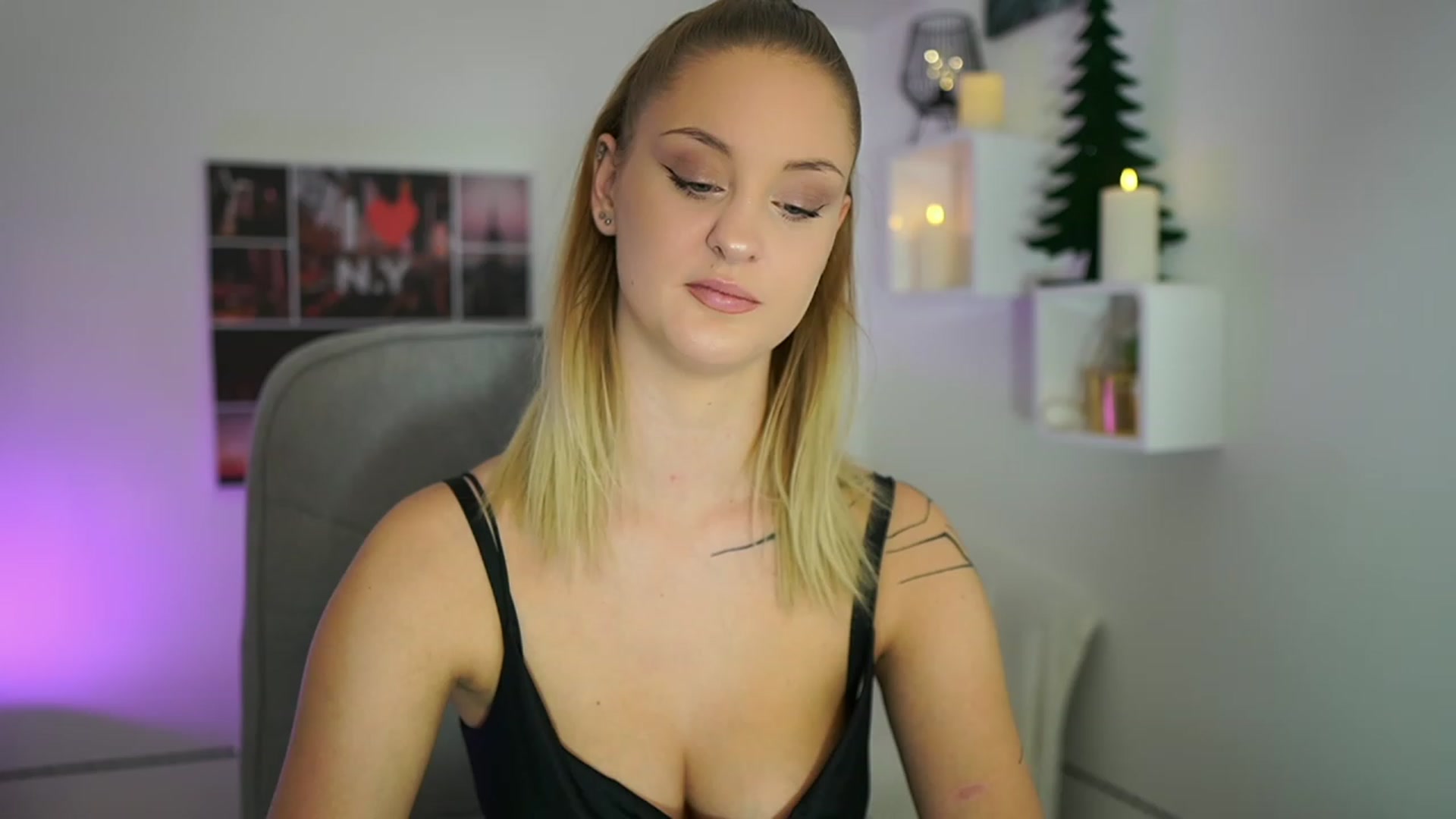 Gallery image thumbnail from NatalliaStarr's myfreecams stream on, 11/29/2023, 20:49 image 17 of 20