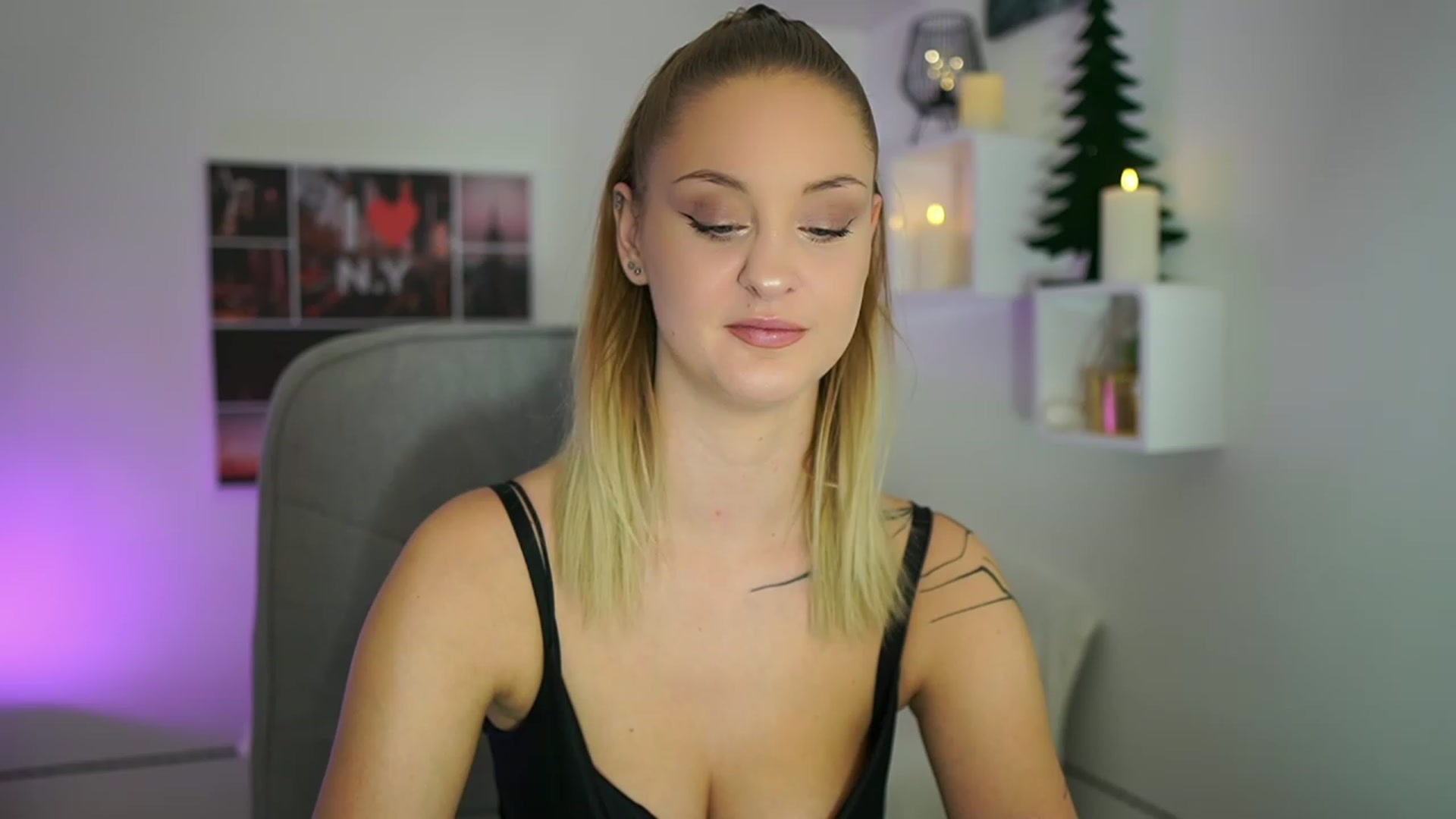 Gallery image thumbnail from NatalliaStarr's myfreecams stream on, 11/29/2023, 20:49 image 16 of 20