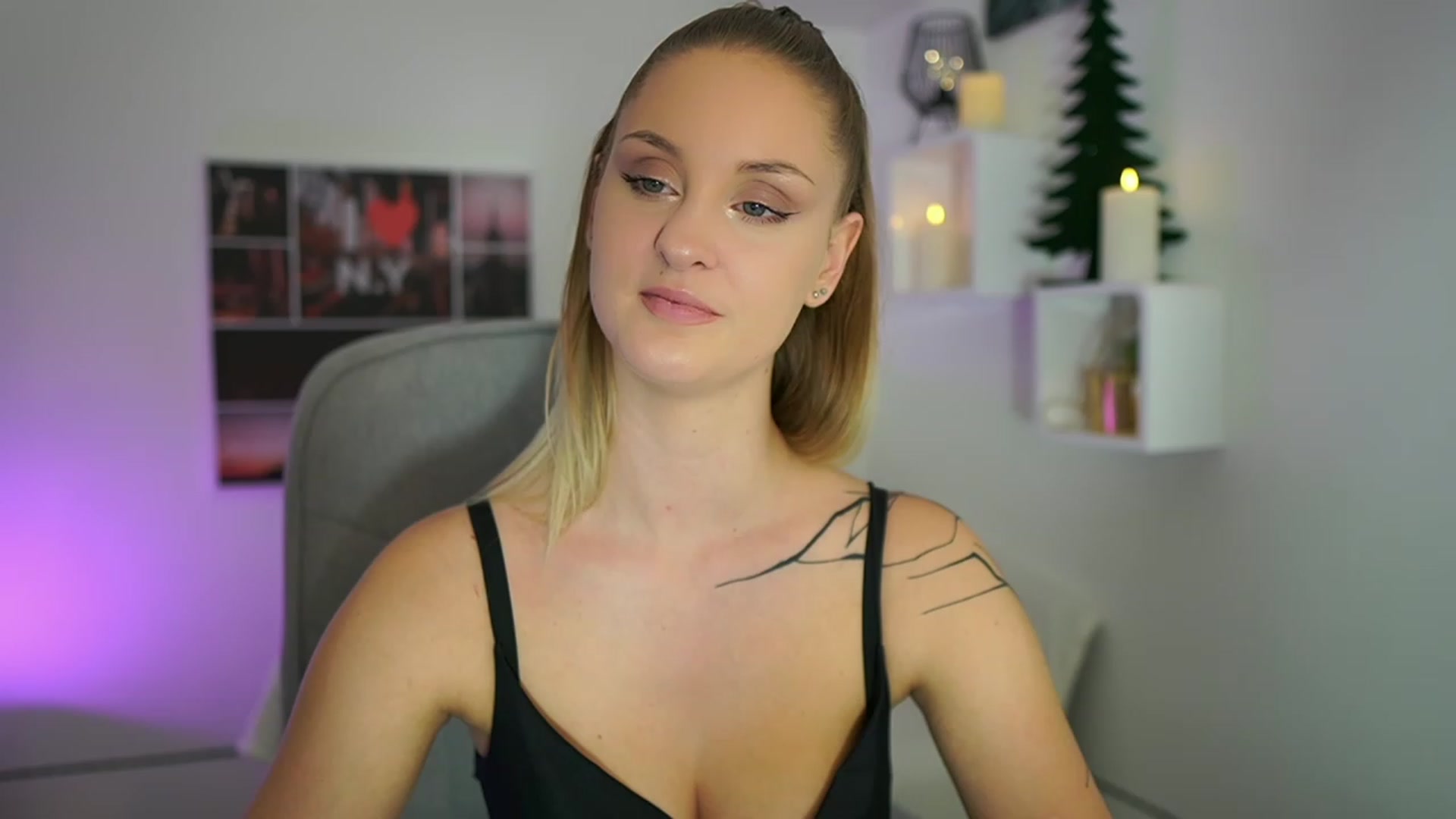 Gallery image thumbnail from NatalliaStarr's myfreecams stream on, 11/29/2023, 23:14 image 15 of 20