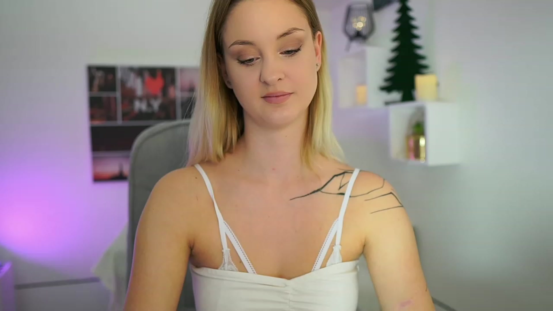 Gallery image thumbnail from NatalliaStarr's myfreecams stream on, 11/30/2023, 21:30 image 7 of 20