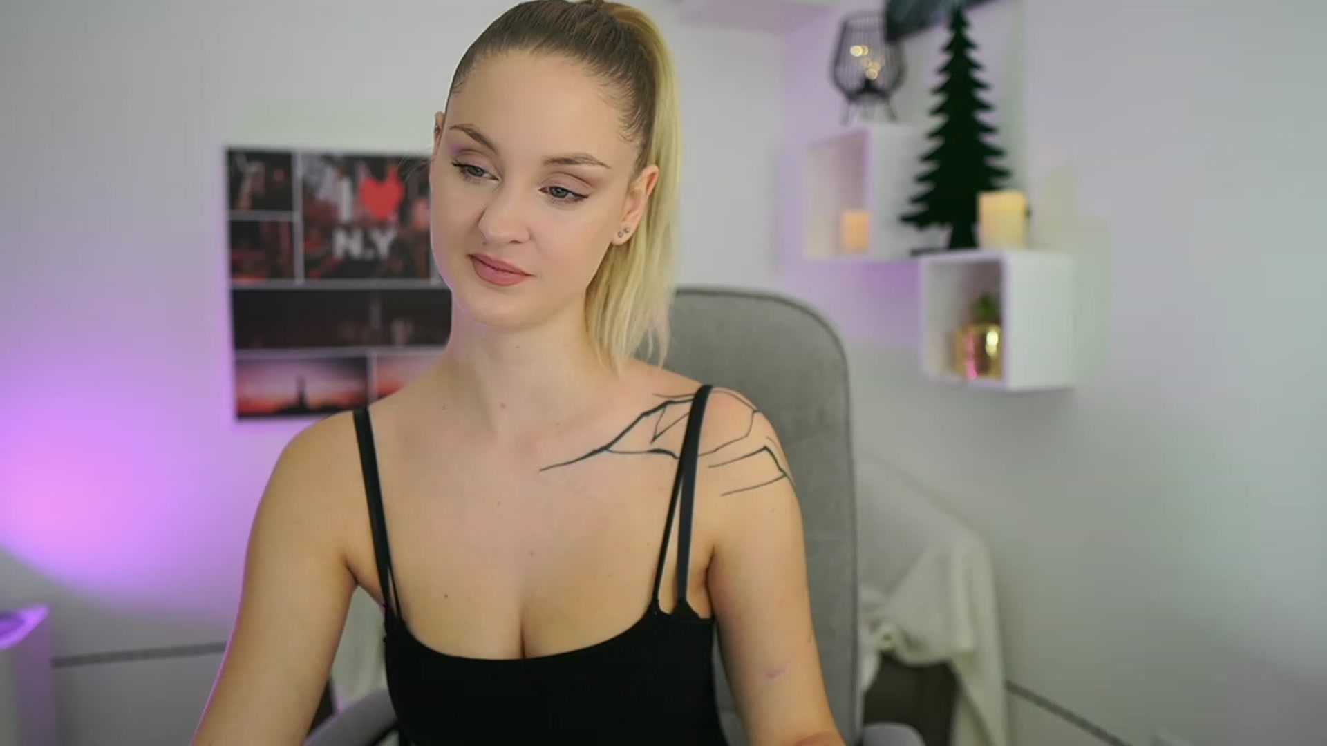 Gallery image thumbnail from NatalliaStarr's myfreecams stream on, 12/04/2023, 13:58 image 1 of 20