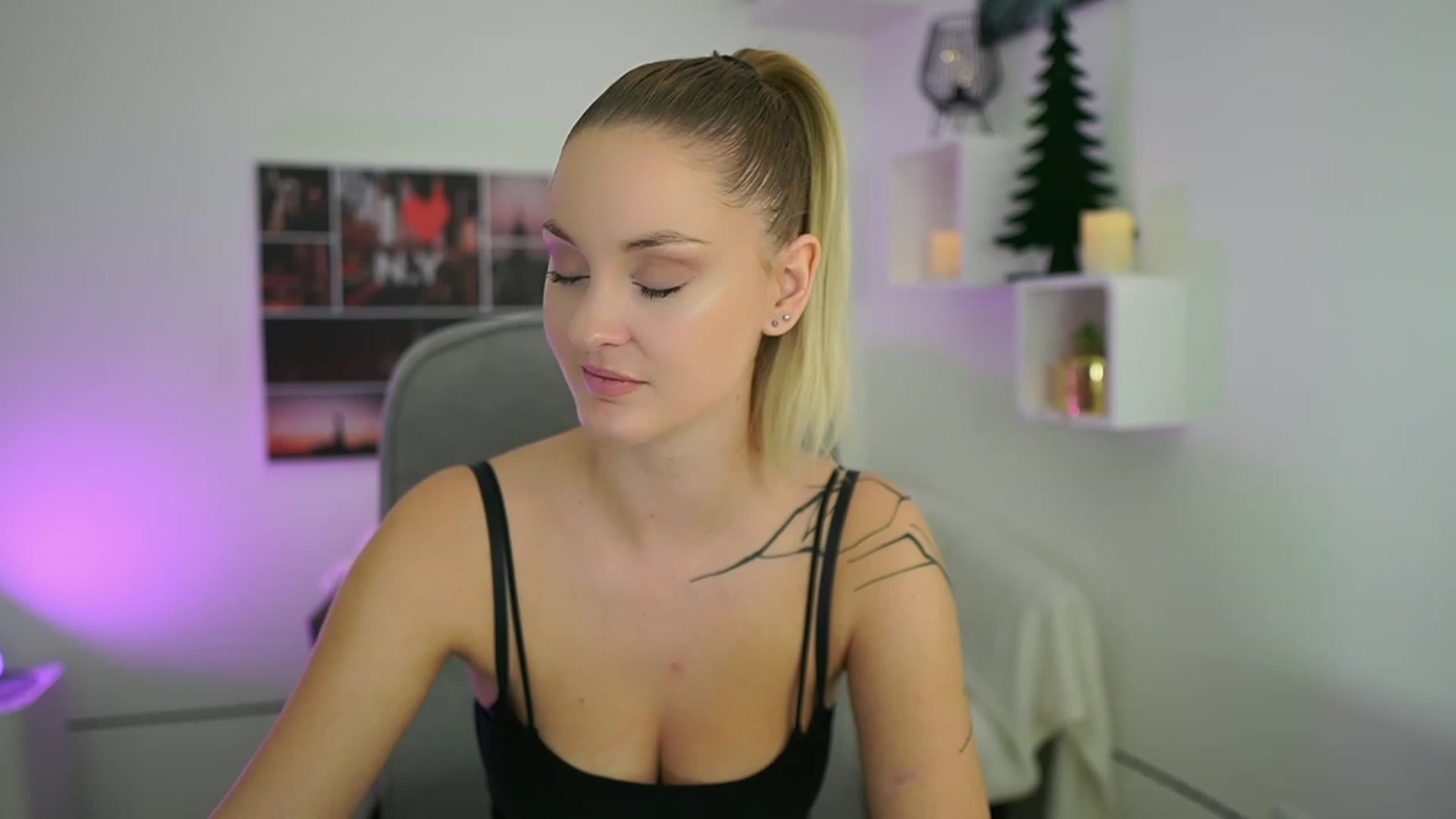 Gallery image thumbnail from NatalliaStarr's myfreecams stream on, 12/04/2023, 15:54 image 14 of 20