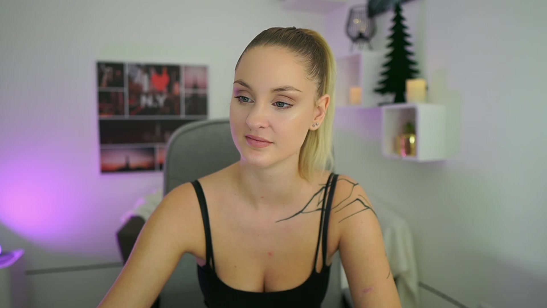 Gallery image thumbnail from NatalliaStarr's myfreecams stream on, 12/04/2023, 15:54 image 17 of 20