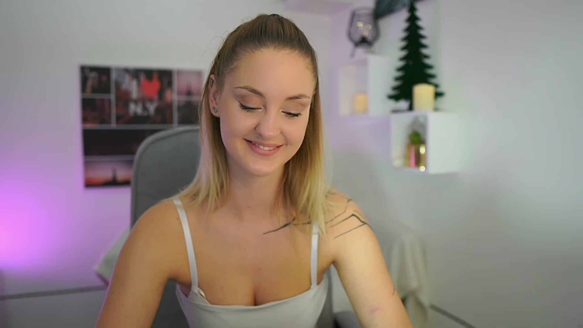 Gallery image thumbnail from NatalliaStarr's myfreecams stream on, 12/05/2023, 21:24 image 9 of 20