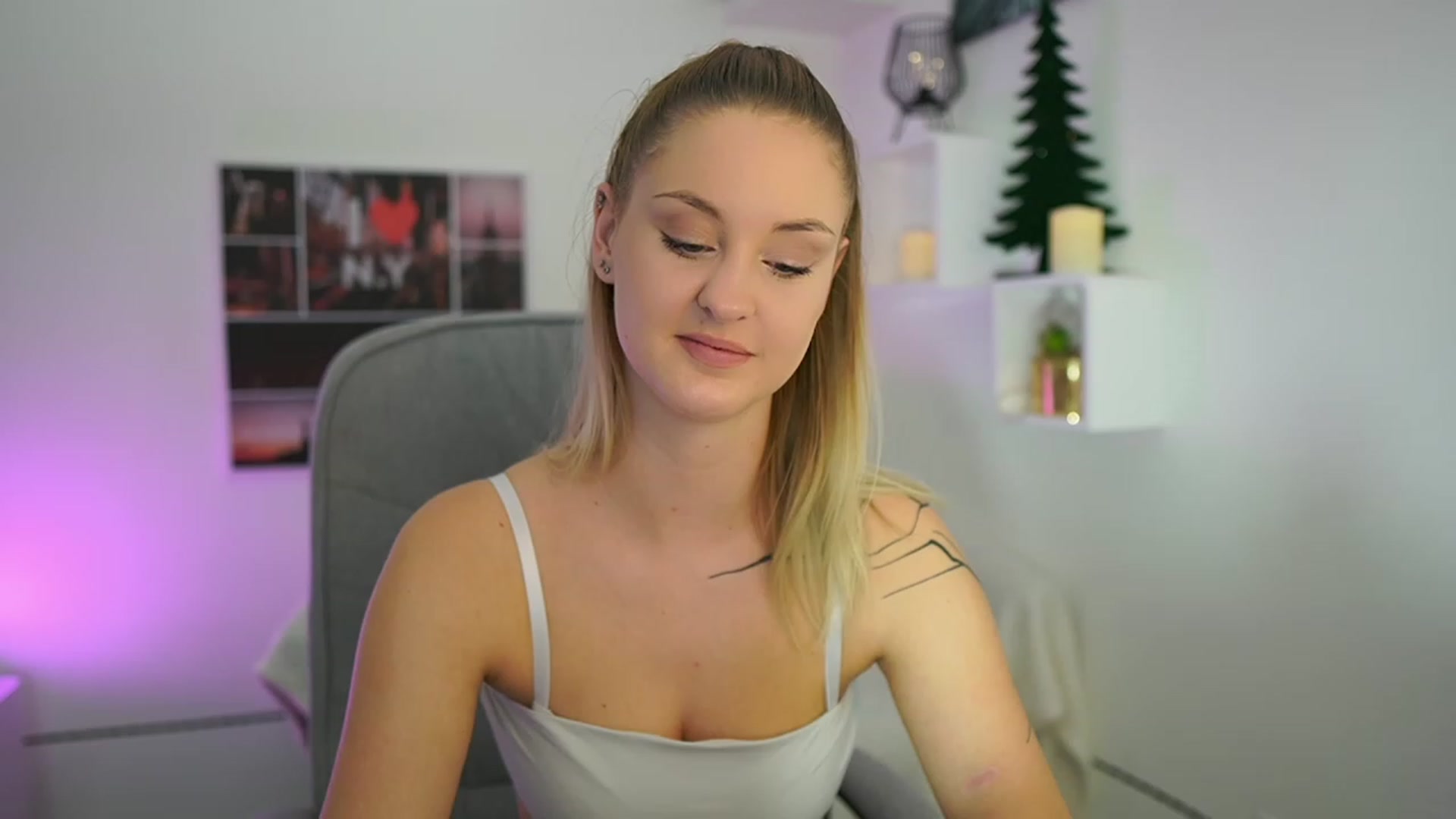 Gallery image thumbnail from NatalliaStarr's myfreecams stream on, 12/05/2023, 21:24 image 11 of 20