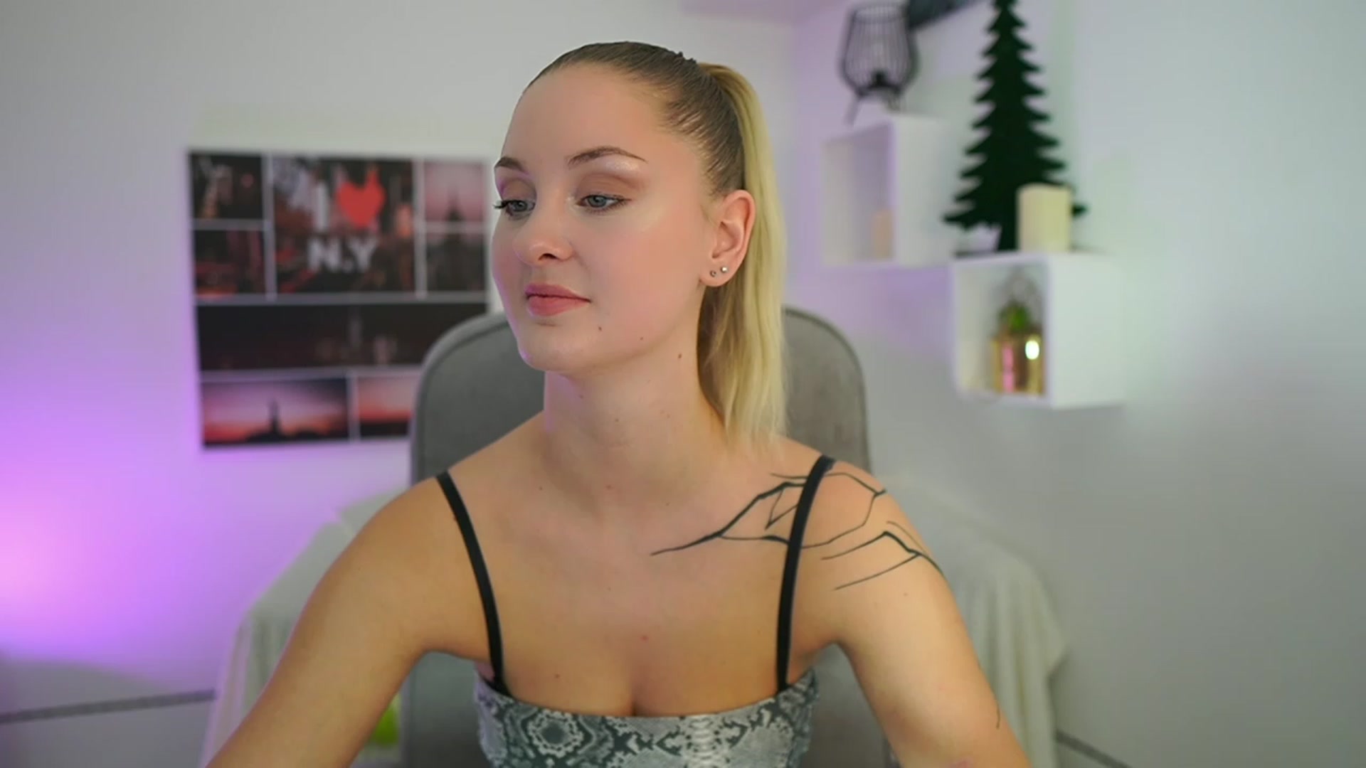 Gallery image thumbnail from NatalliaStarr's myfreecams stream on, 12/06/2023, 20:30 image 18 of 20