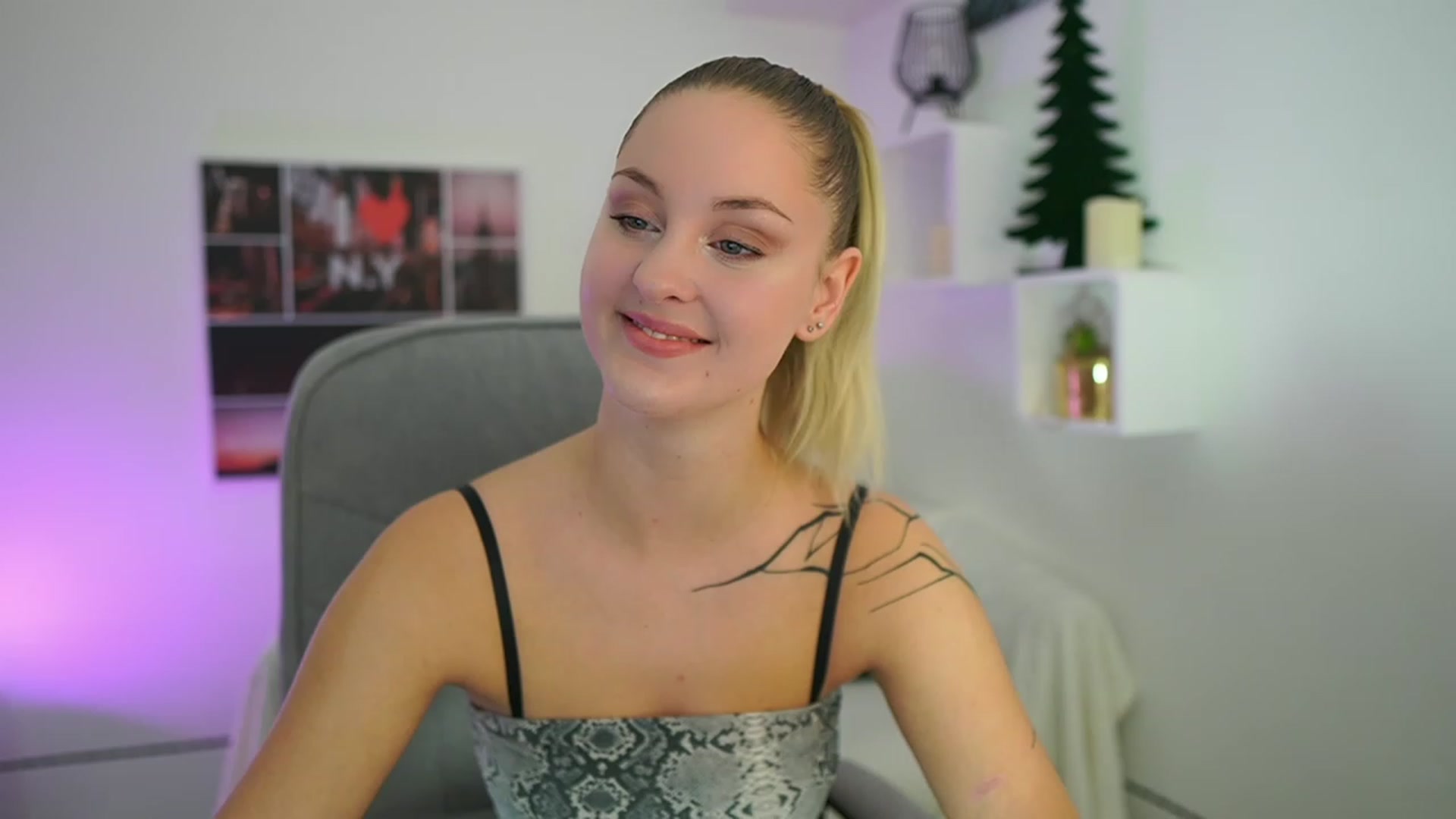 Gallery image thumbnail from NatalliaStarr's myfreecams stream on, 12/06/2023, 20:30 image 10 of 20