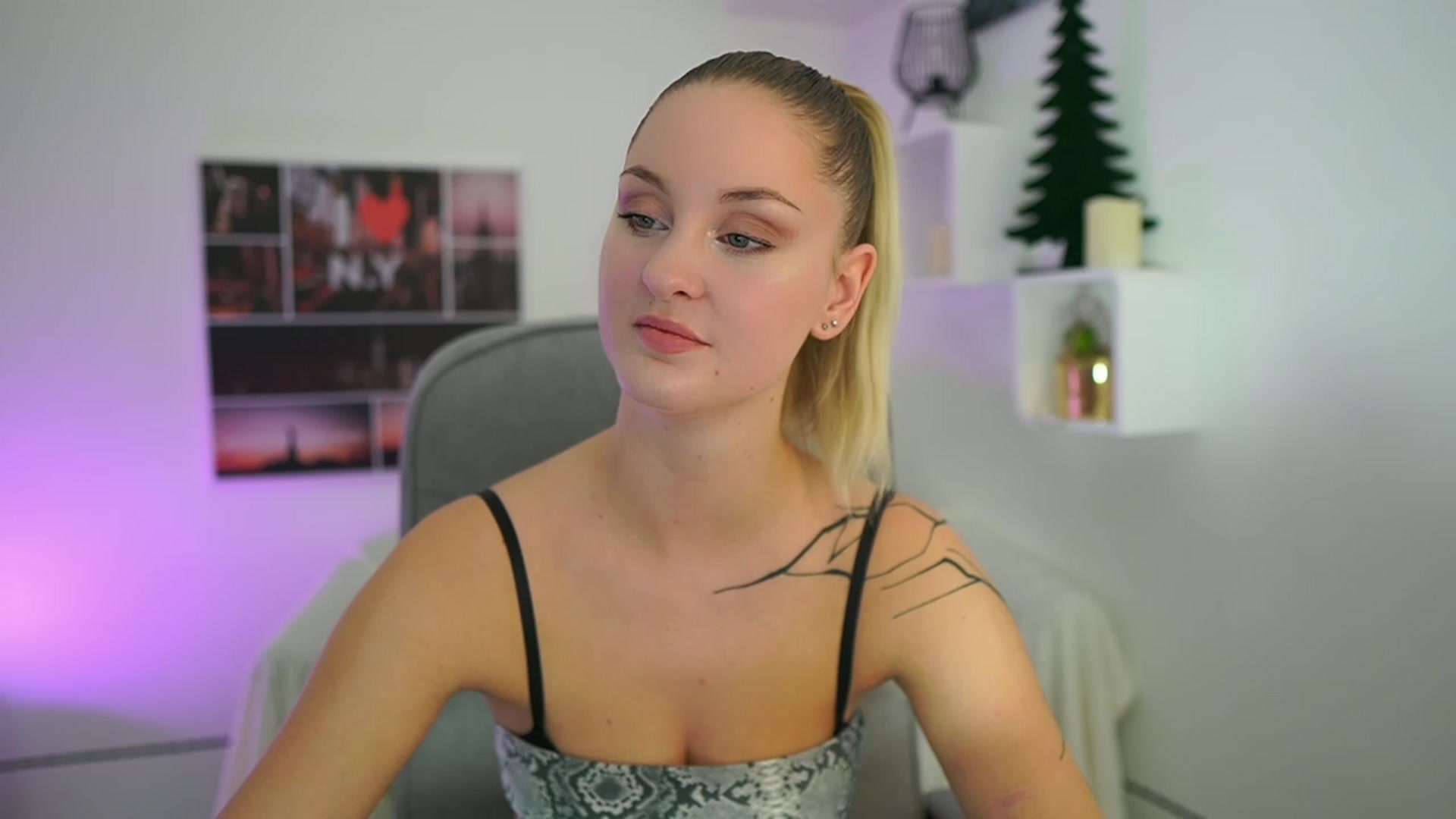 Gallery image thumbnail from NatalliaStarr's myfreecams stream on, 12/06/2023, 20:30 image 19 of 20