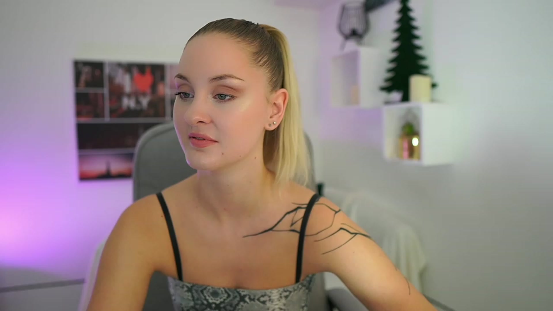 Gallery image thumbnail from NatalliaStarr's myfreecams stream on, 12/06/2023, 22:29 image 15 of 20