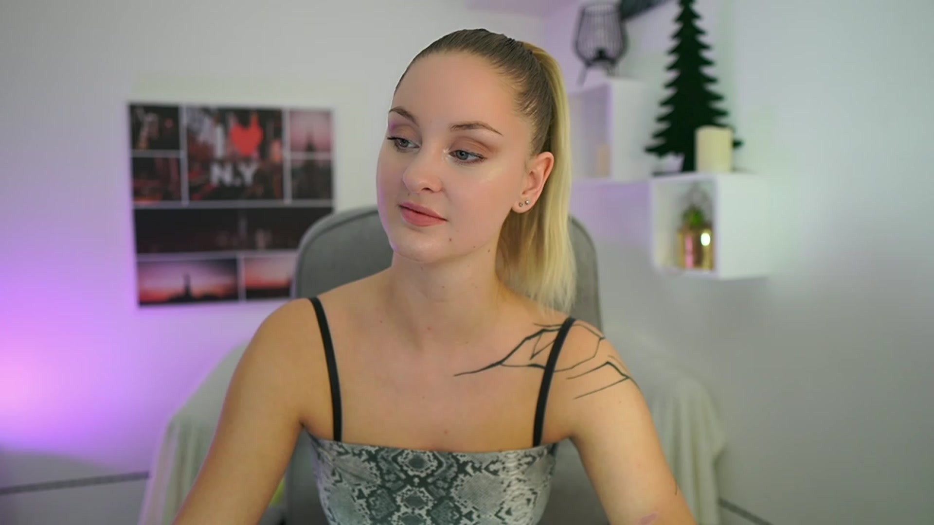 Gallery image thumbnail from NatalliaStarr's myfreecams stream on, 12/06/2023, 22:29 image 4 of 20