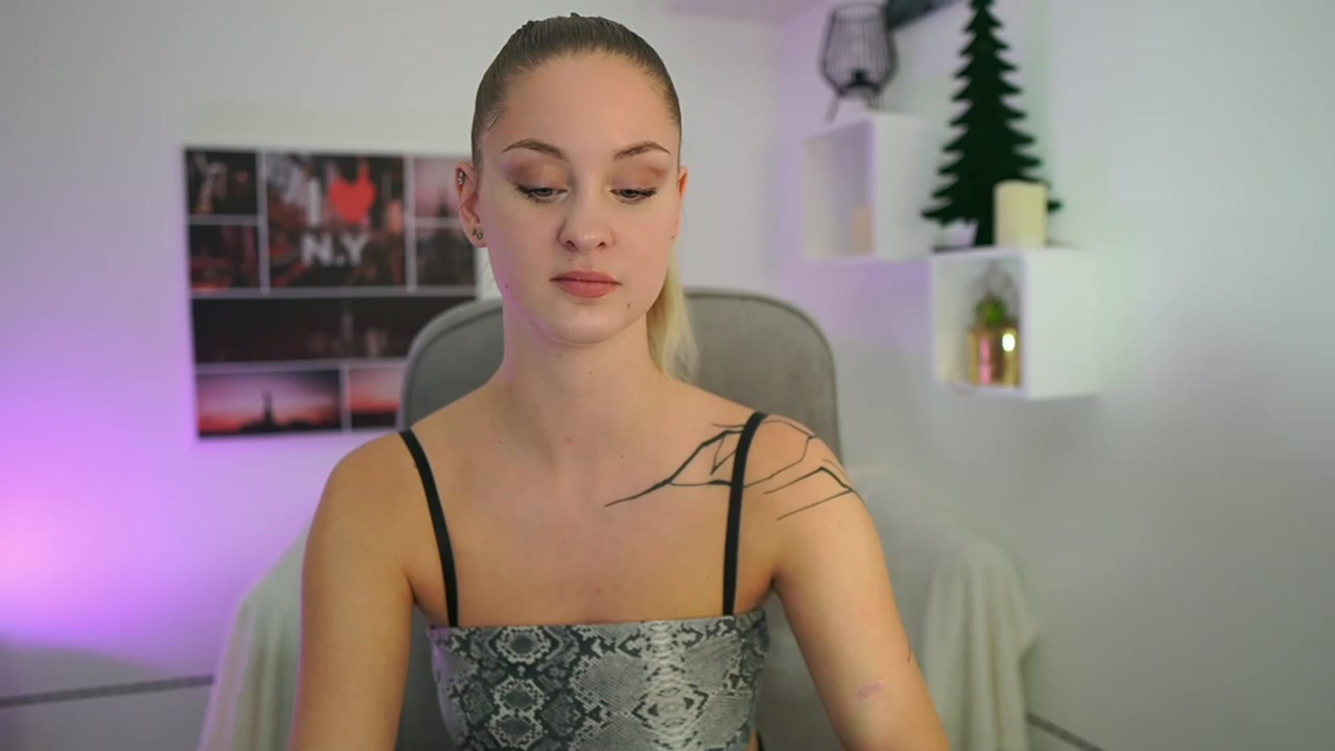 Gallery image thumbnail from NatalliaStarr's myfreecams stream on, 12/06/2023, 22:29 image 7 of 20