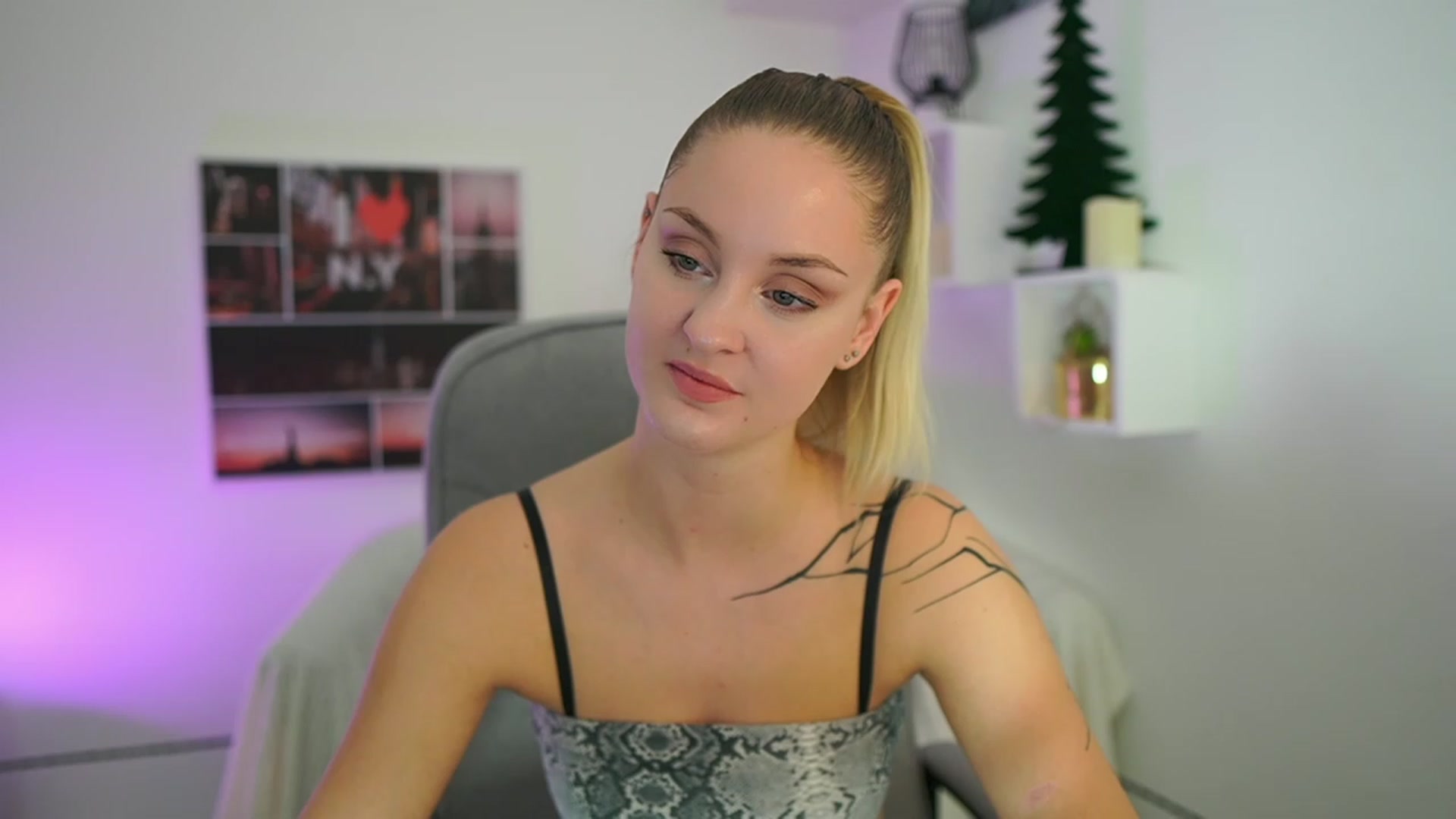 Gallery image thumbnail from NatalliaStarr's myfreecams stream on, 12/06/2023, 22:29 image 13 of 20