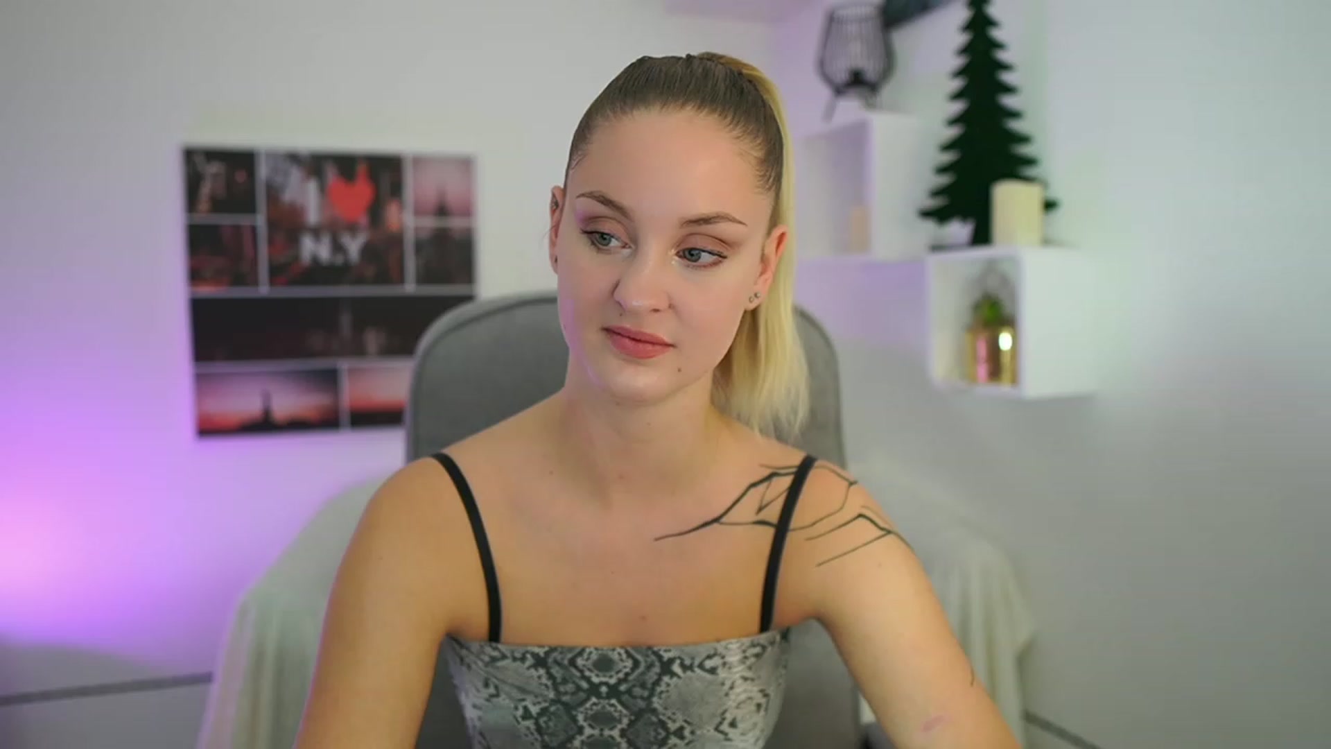 Gallery image thumbnail from NatalliaStarr's myfreecams stream on, 12/06/2023, 22:29 image 5 of 20