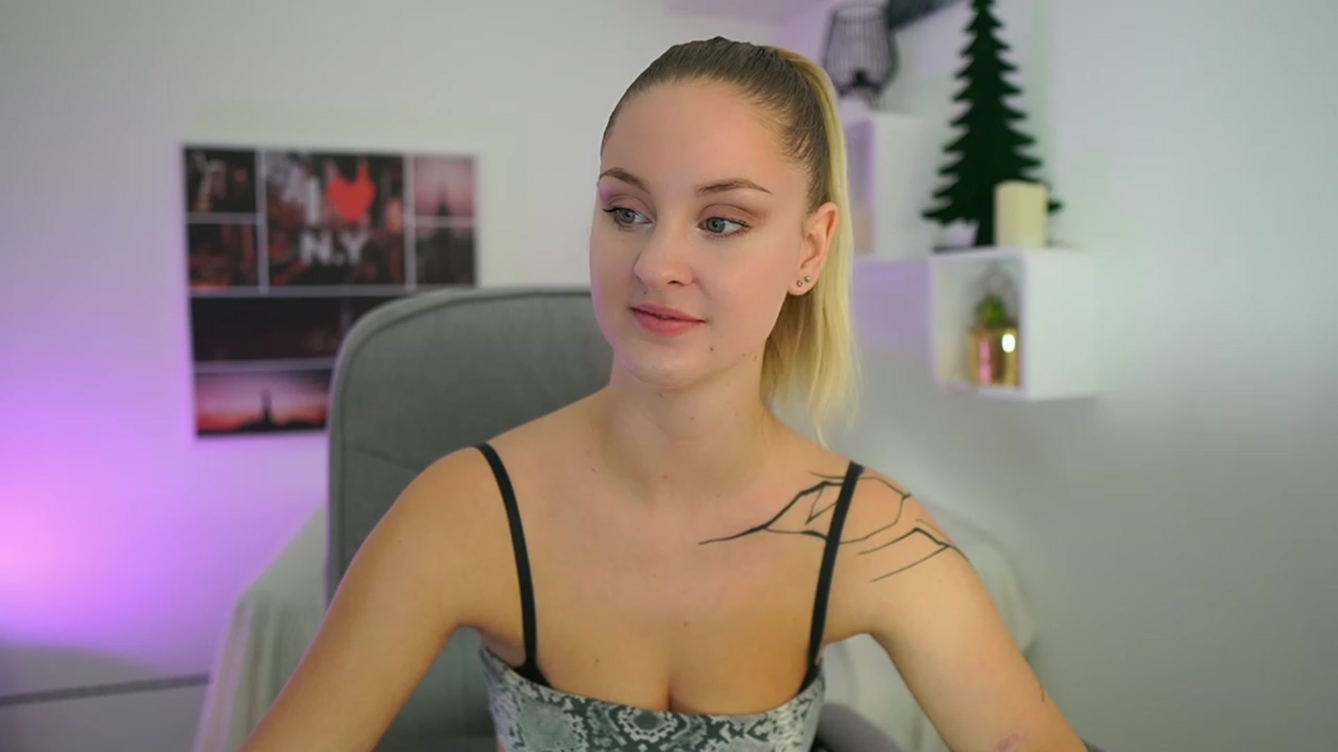 Gallery image thumbnail from NatalliaStarr's myfreecams stream on, 12/07/2023, 24:03 image 3 of 20