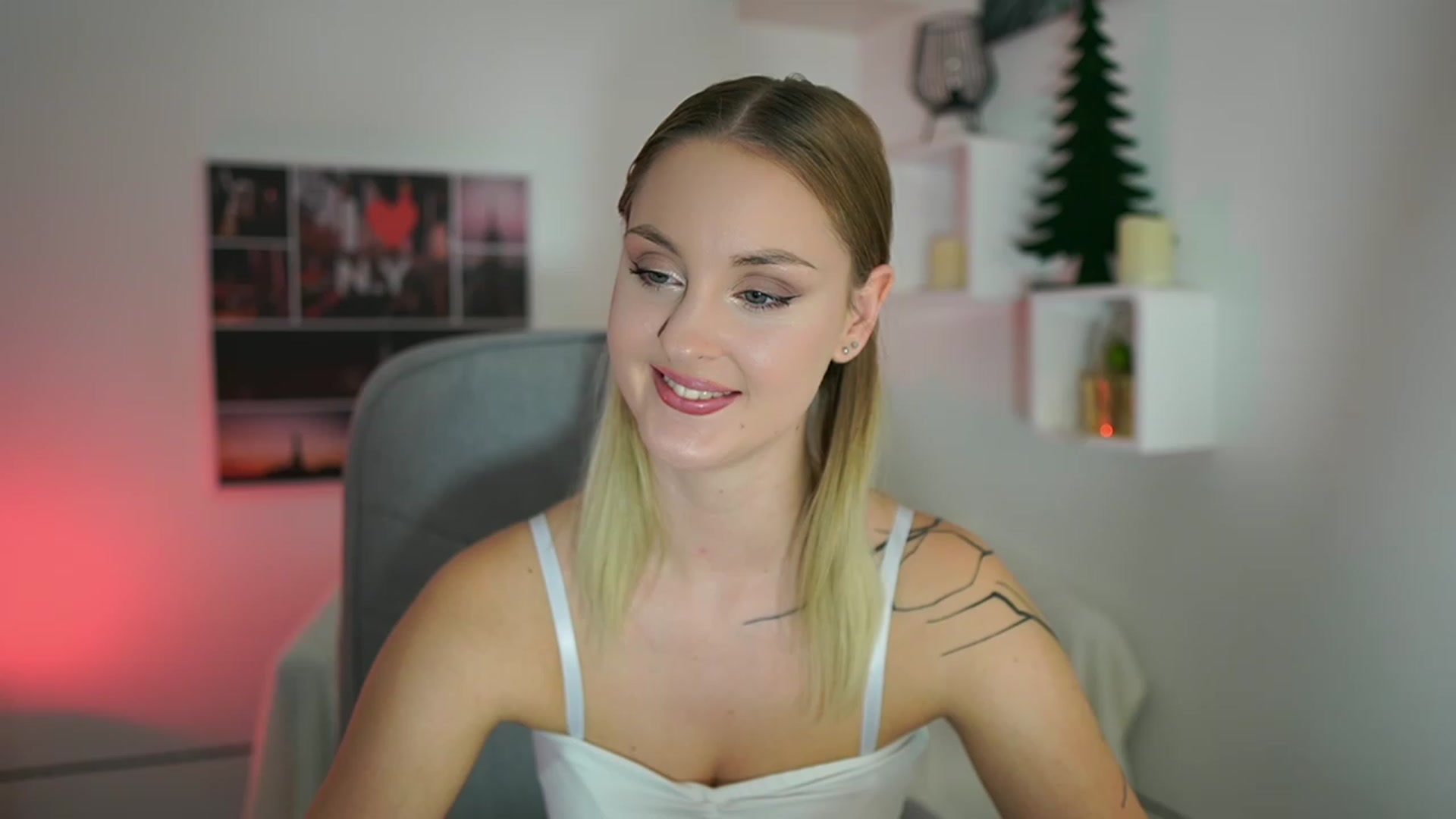 Gallery image thumbnail from NatalliaStarr's myfreecams stream on, 12/07/2023, 21:13 image 9 of 20