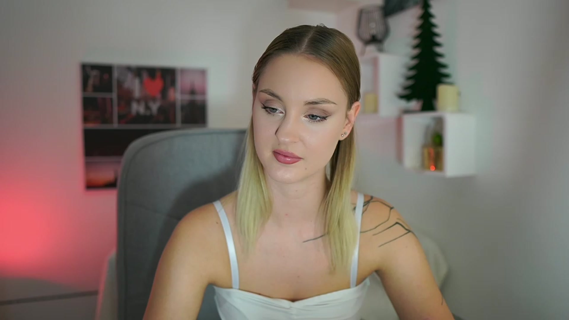 Gallery image thumbnail from NatalliaStarr's myfreecams stream on, 12/07/2023, 21:13 image 5 of 20