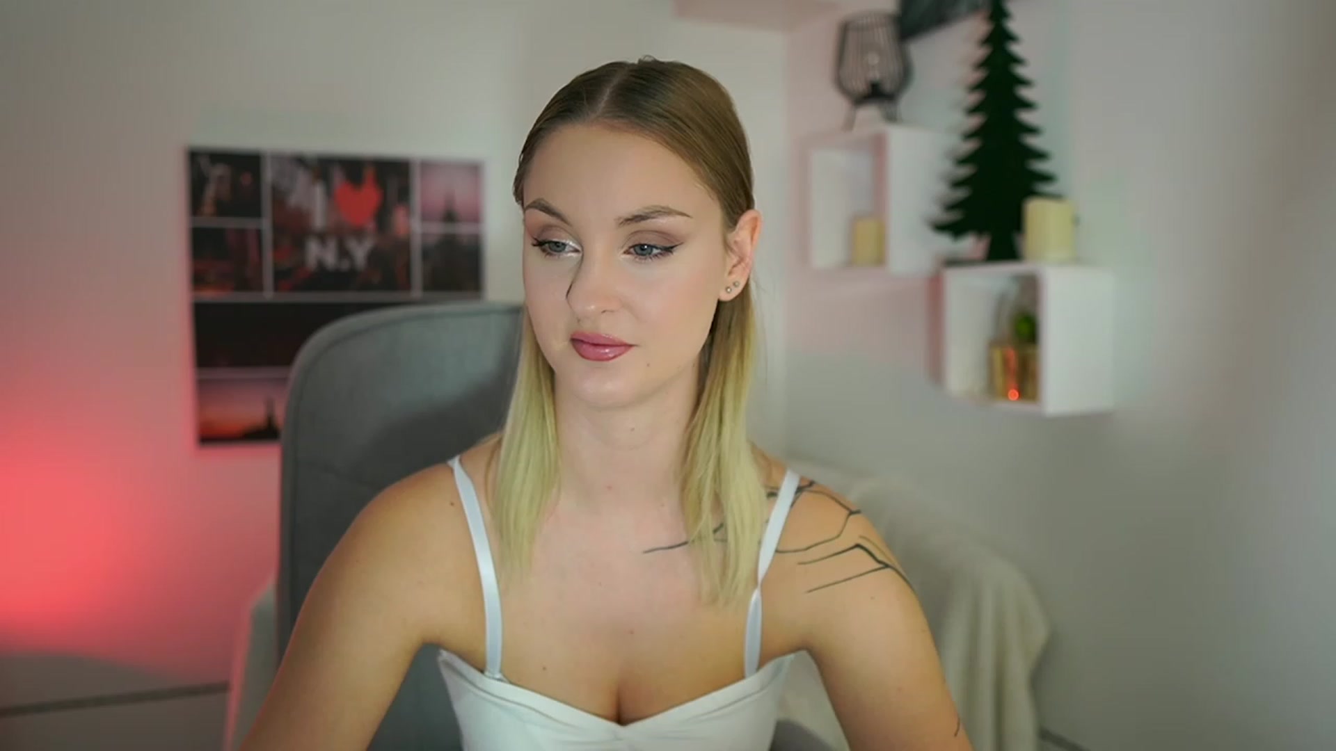 Gallery image thumbnail from NatalliaStarr's myfreecams stream on, 12/07/2023, 21:13 image 1 of 20
