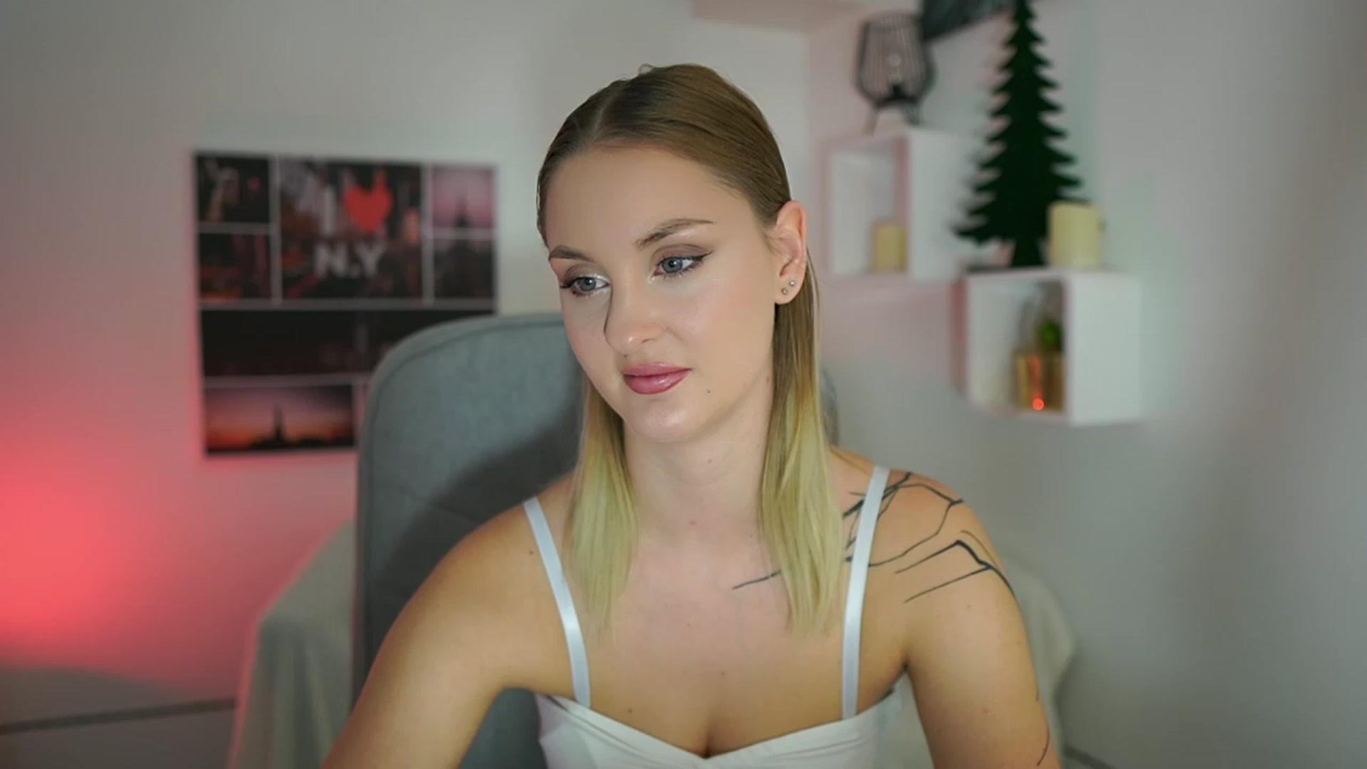 Gallery image thumbnail from NatalliaStarr's myfreecams stream on, 12/07/2023, 23:36 image 9 of 20