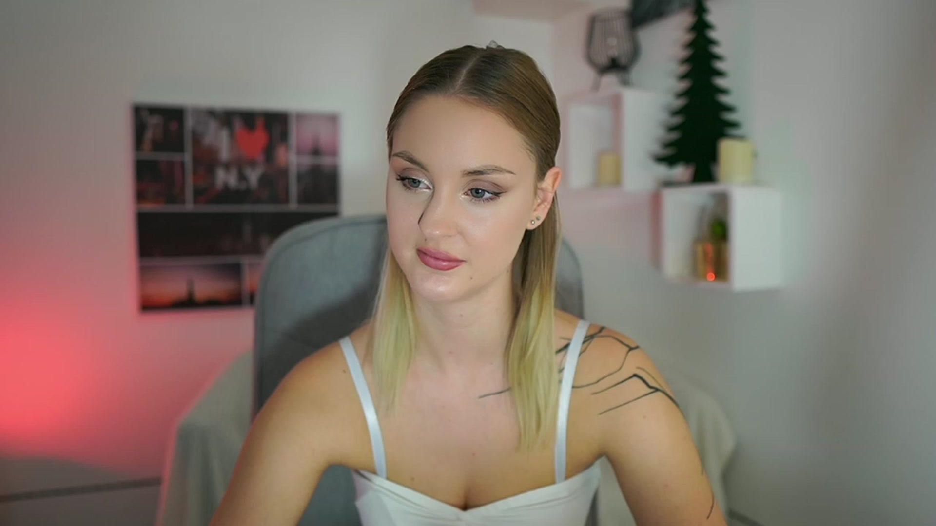 Gallery image thumbnail from NatalliaStarr's myfreecams stream on, 12/07/2023, 23:36 image 10 of 20