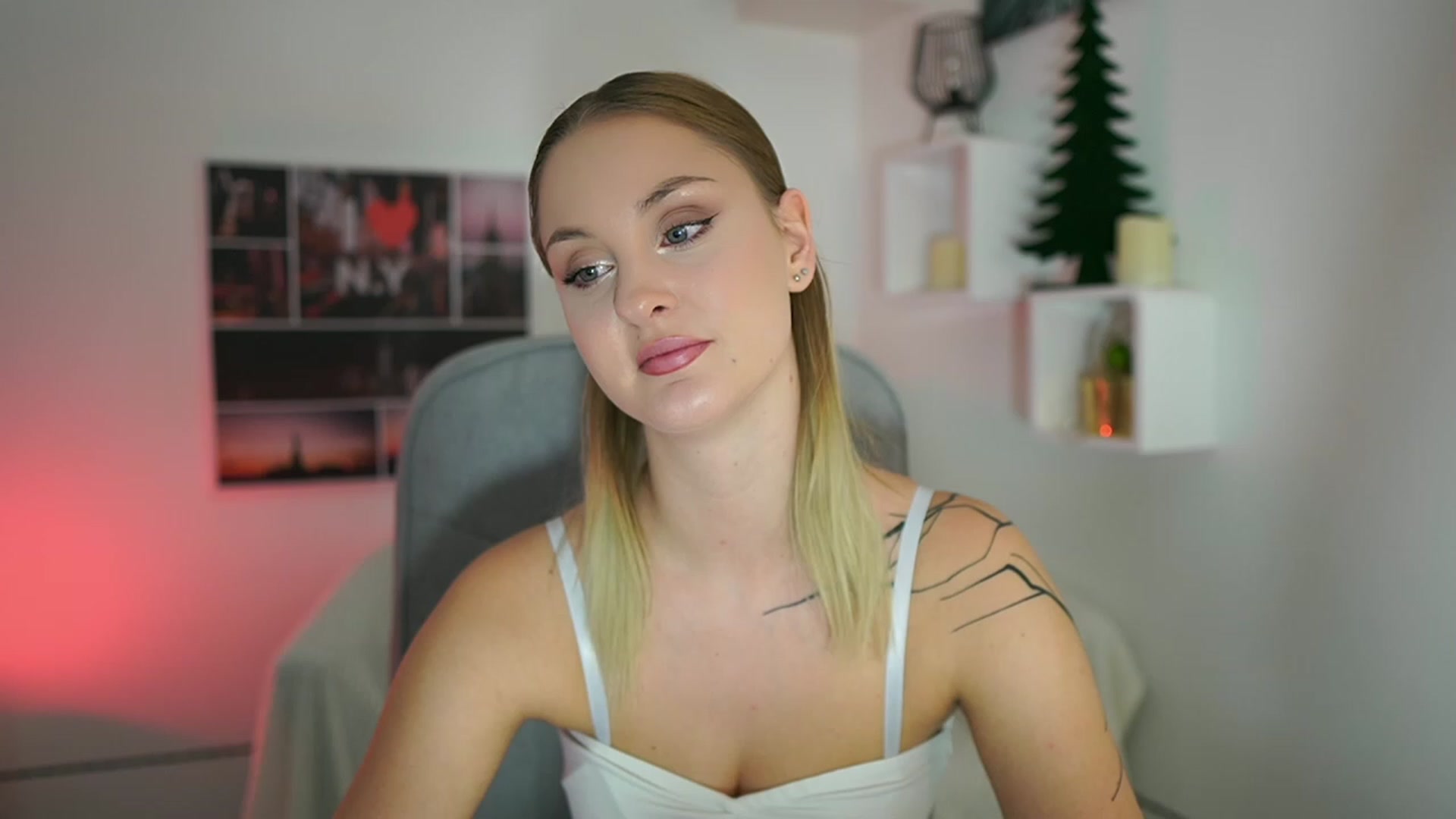 Gallery image thumbnail from NatalliaStarr's myfreecams stream on, 12/07/2023, 23:36 image 13 of 20