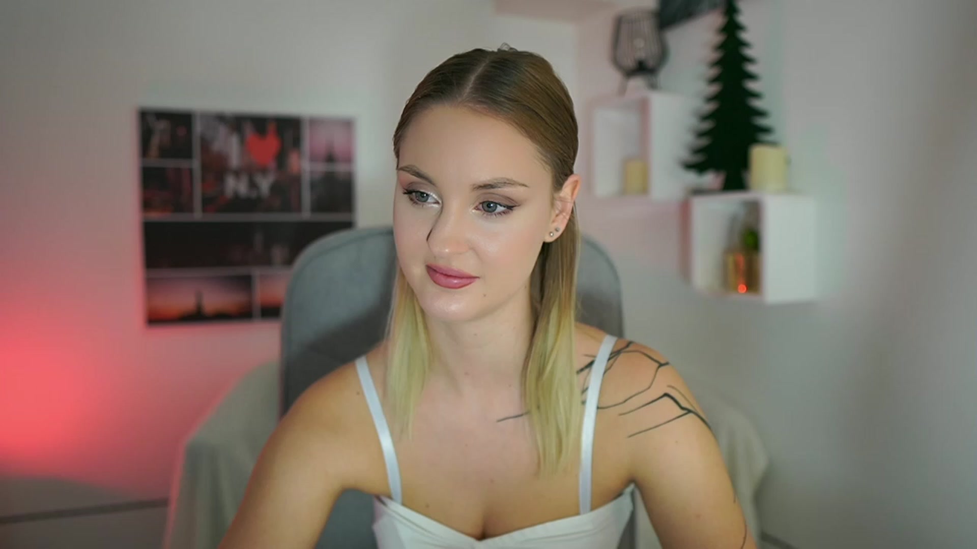 Gallery image thumbnail from NatalliaStarr's myfreecams stream on, 12/07/2023, 23:36 image 8 of 20