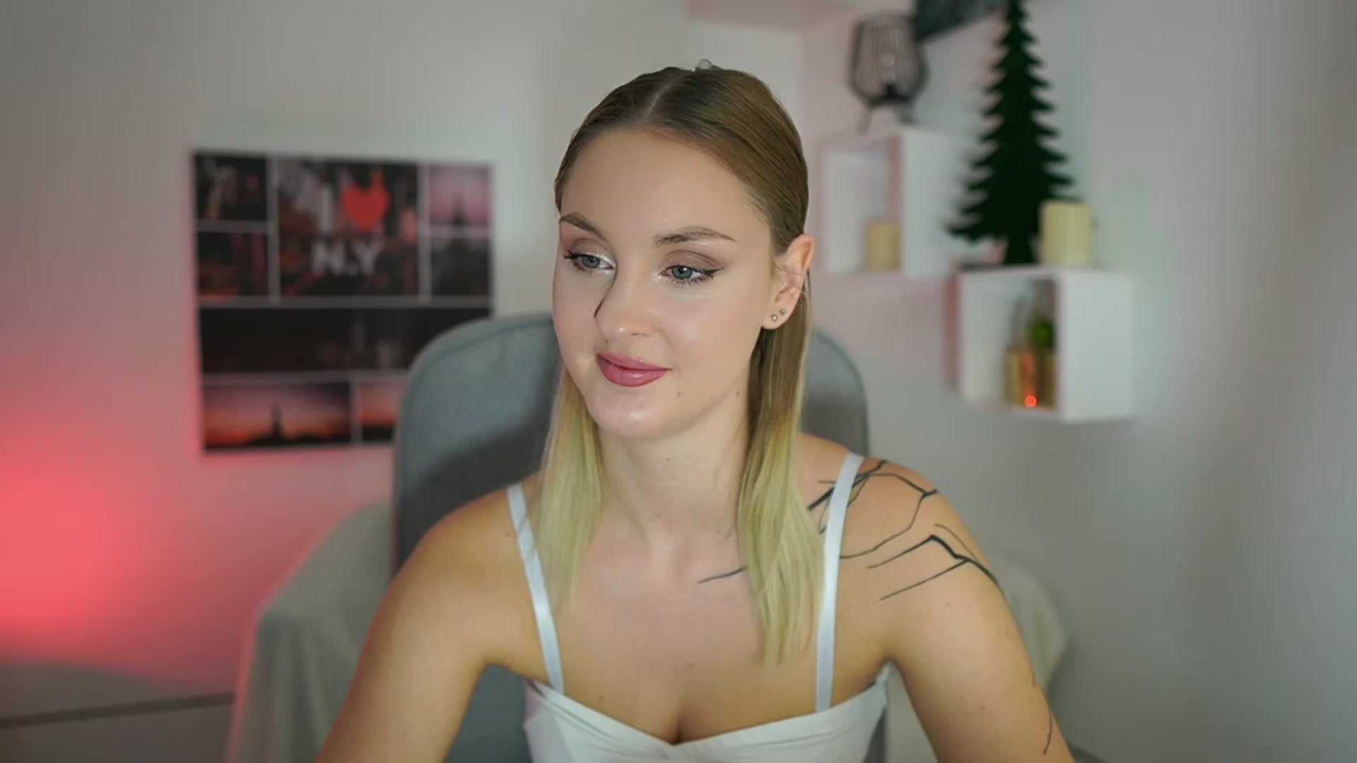 Gallery image thumbnail from NatalliaStarr's myfreecams stream on, 12/07/2023, 23:36 image 15 of 20