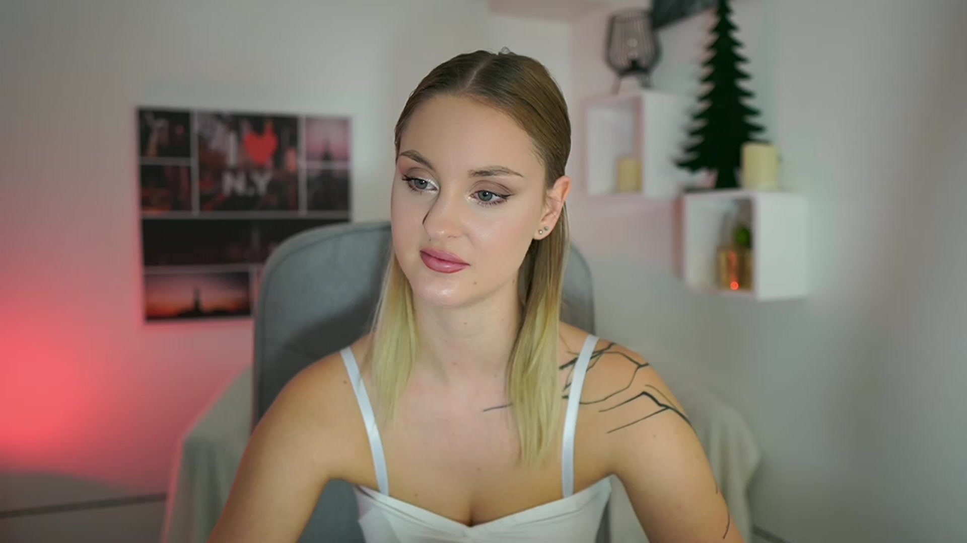 Gallery image thumbnail from NatalliaStarr's myfreecams stream on, 12/07/2023, 23:36 image 12 of 20
