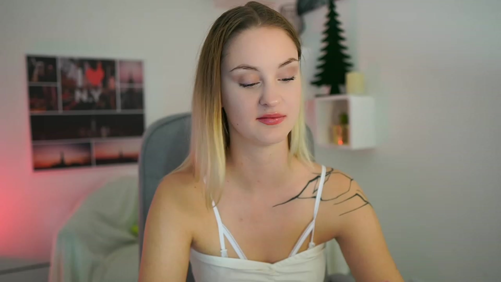 Gallery image thumbnail from NatalliaStarr's myfreecams stream on, 12/10/2023, 19:54 image 13 of 20