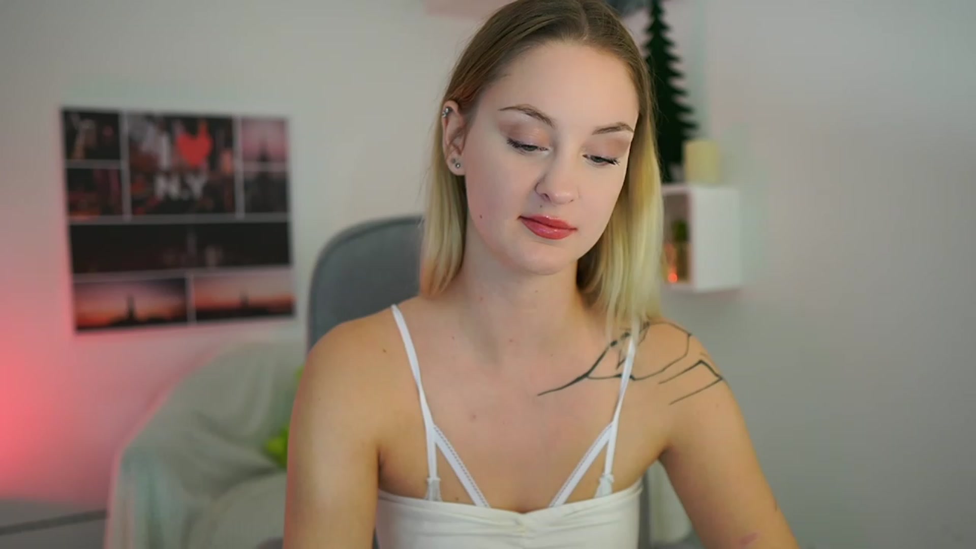 Gallery image thumbnail from NatalliaStarr's myfreecams stream on, 12/10/2023, 19:54 image 2 of 20