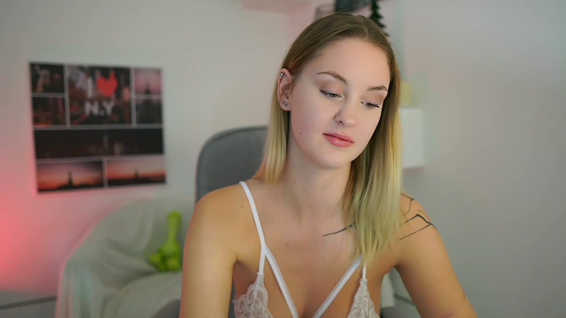 Gallery image thumbnail from NatalliaStarr's myfreecams stream on, 12/10/2023, 20:53 image 11 of 20