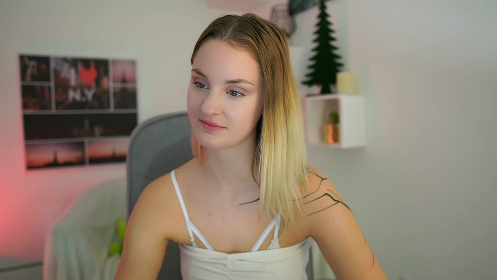 Gallery image thumbnail from NatalliaStarr's myfreecams stream on, 12/10/2023, 23:53 image 2 of 20