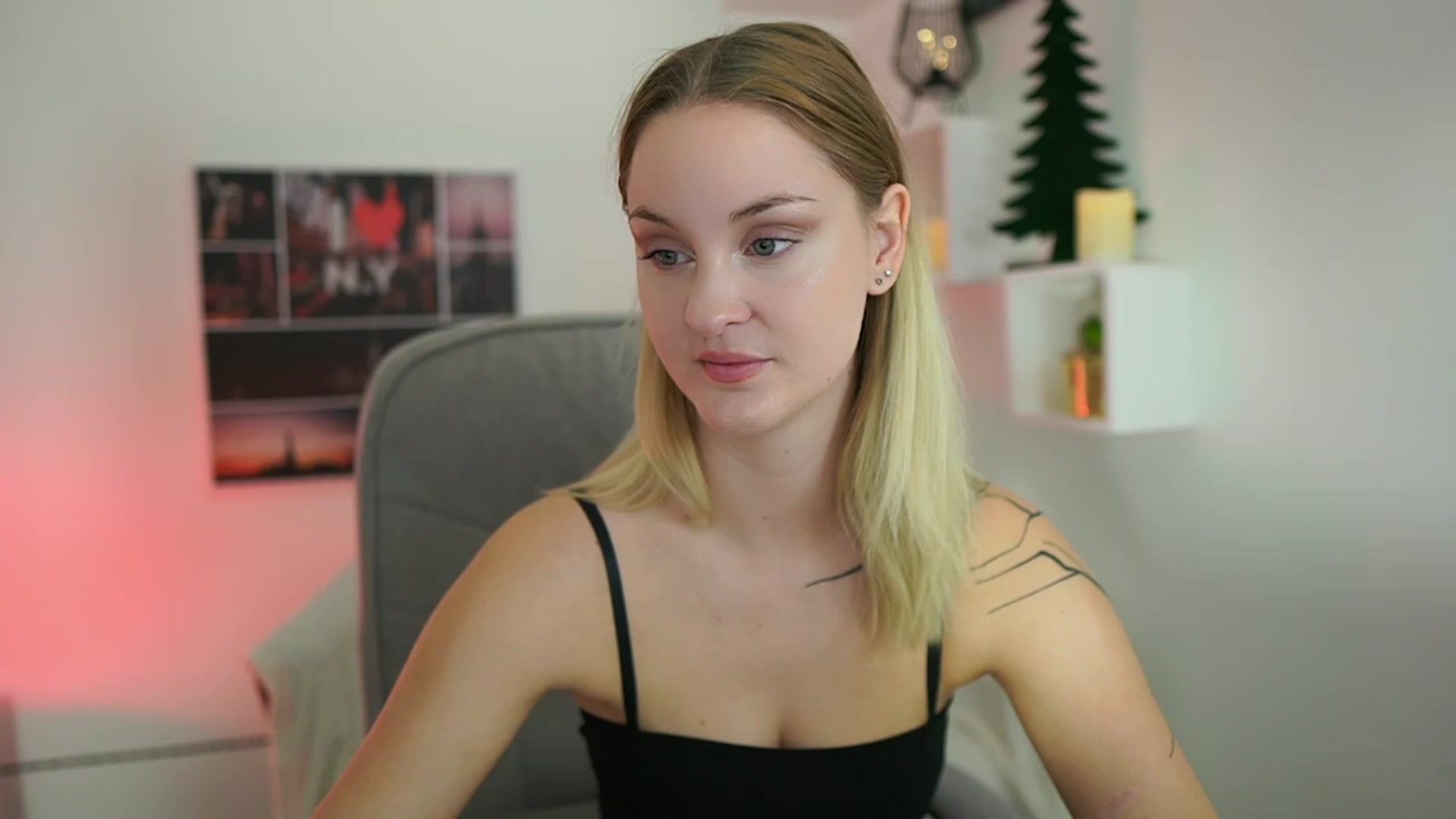 Gallery image thumbnail from NatalliaStarr's myfreecams stream on, 12/14/2023, 12:07 image 3 of 20