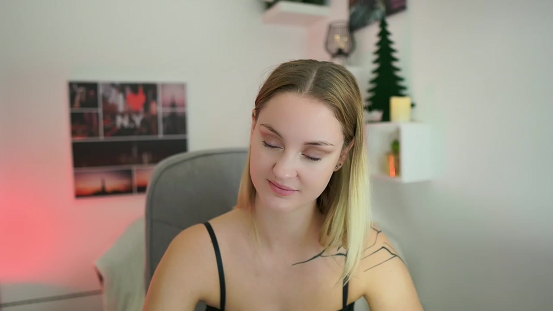 Gallery image thumbnail from NatalliaStarr's myfreecams stream on, 12/14/2023, 13:42 image 10 of 20